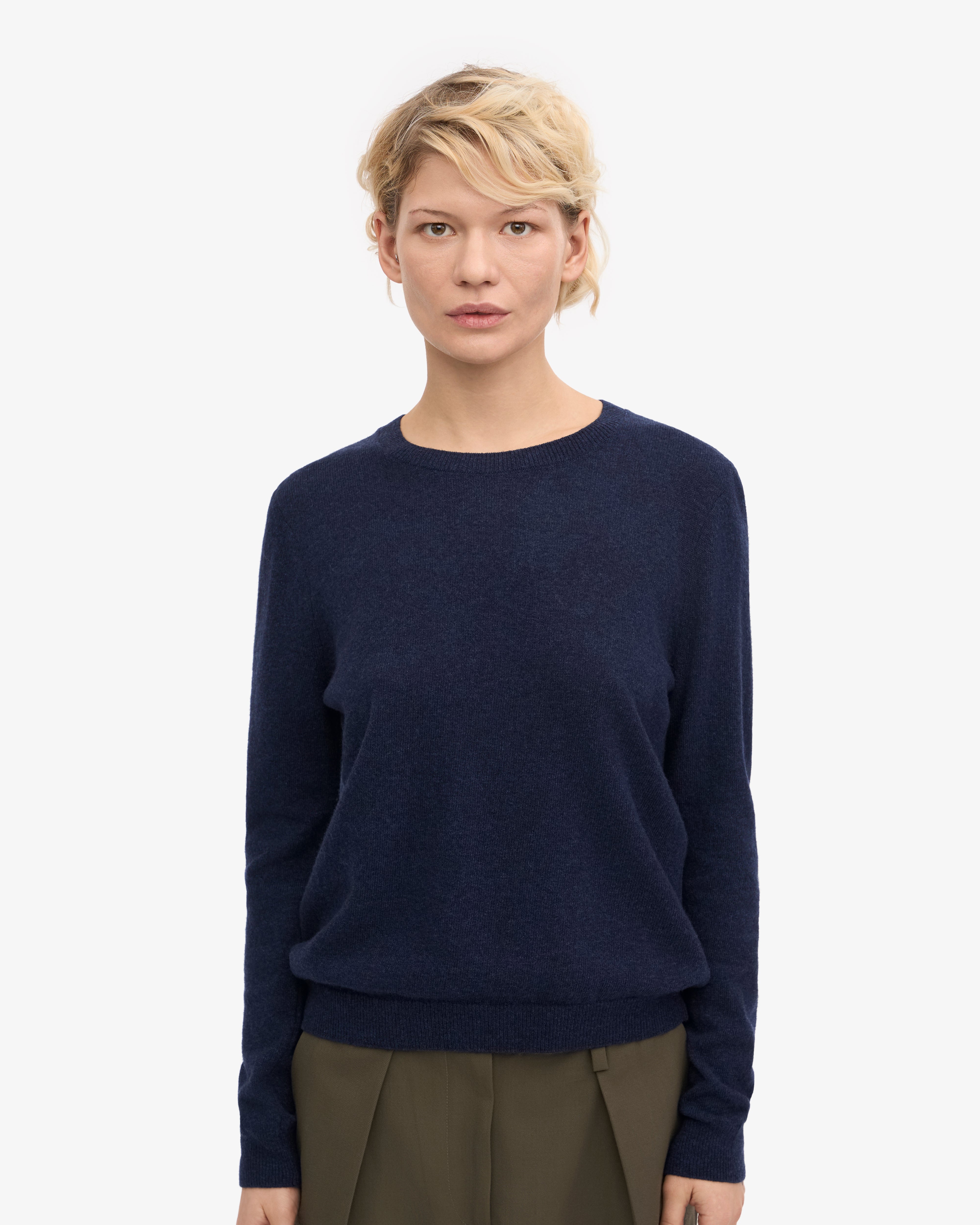 Premium Women's Light Merino Wool Crew Neck Sweater - Soft & Breathable Marine Blue Pullover for Casual Wear & Outdoor Activities