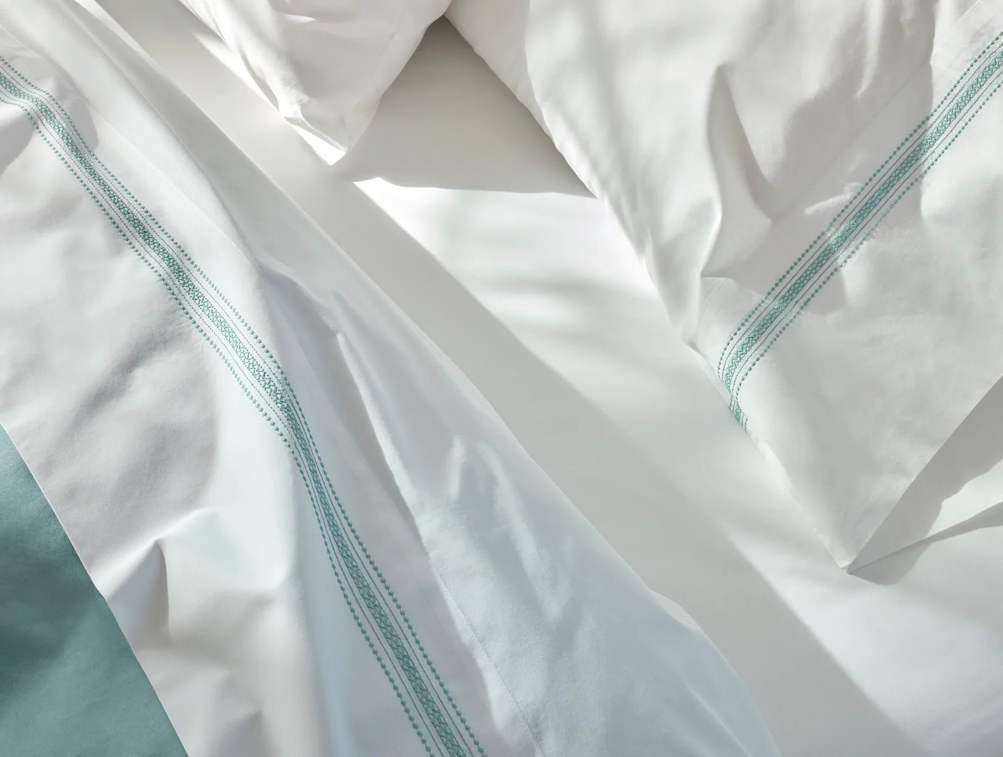 Organic Cotton Embroidered Landscape Sheet Set - Queen Size, Soft & Breathable Bedding for Home, Hotel, or Vacation Rental