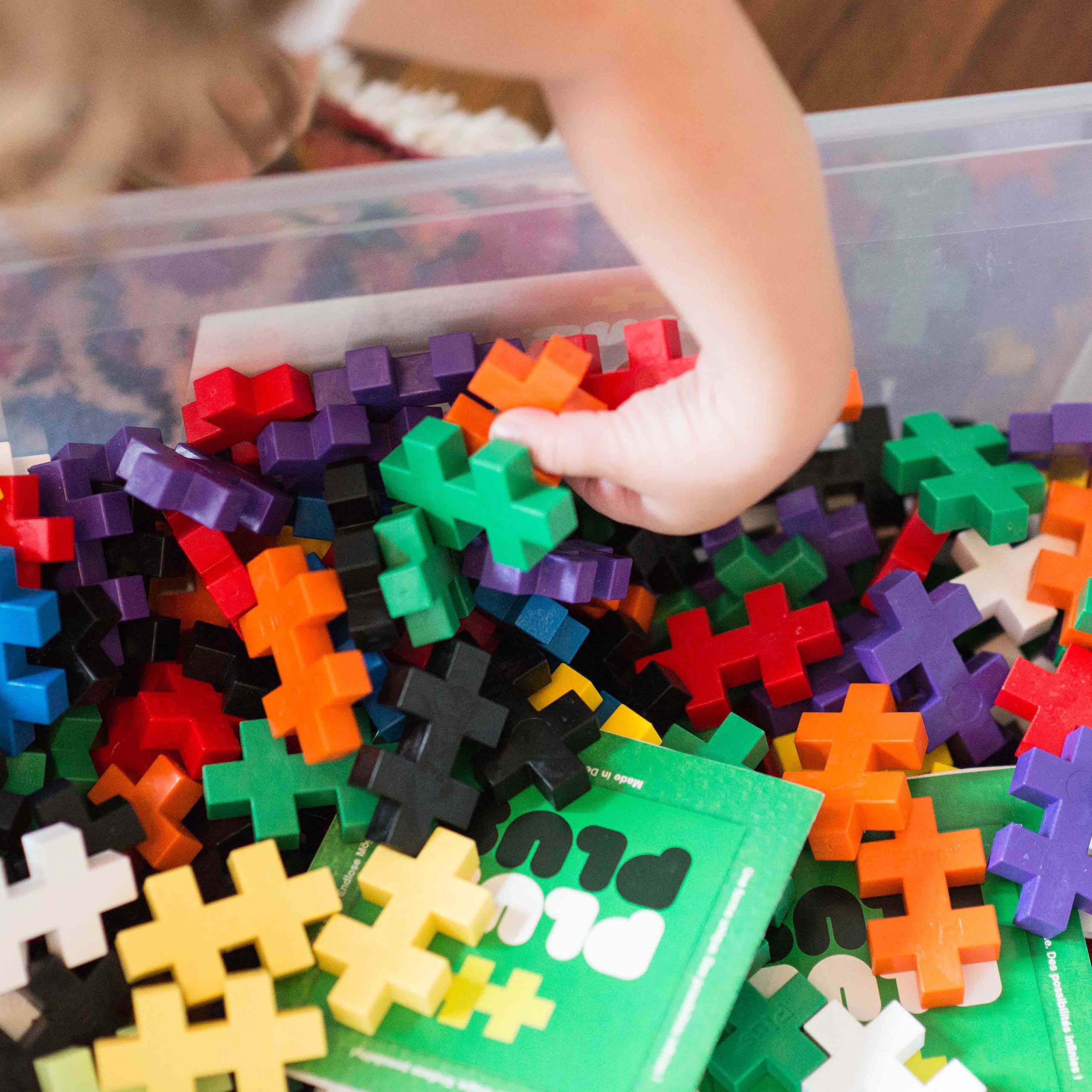 Plus-Plus Big - 200 Piece Construction Building STEM Toy Set with Storage Tub - Basic Color Mix - Educational Puzzle Blocks for Toddlers & Preschoolers - Creative Play for Kids Birthday & Classroom Activities