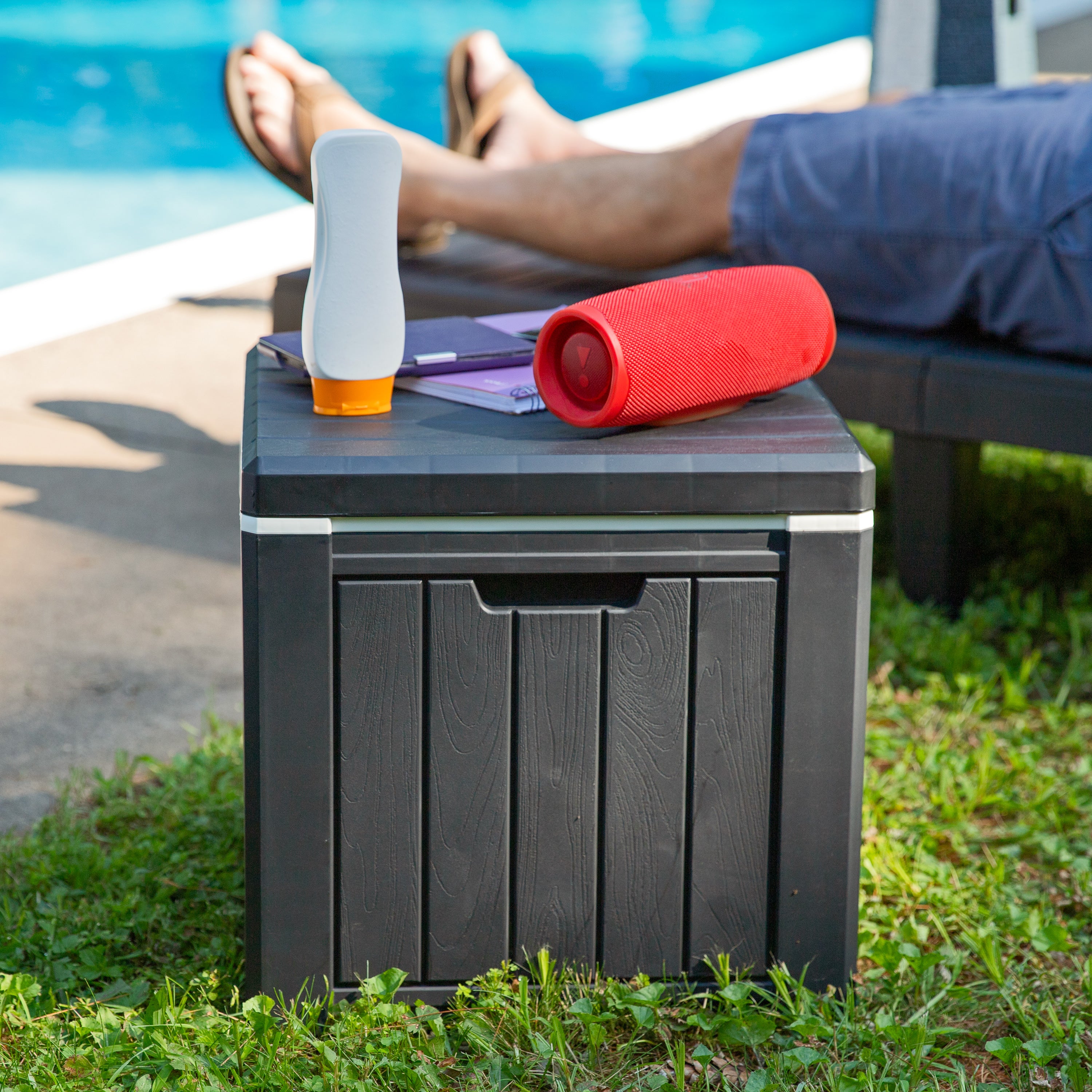 9 Gallon Outdoor Beverage Cooler for Patio & Backyard - Durable Polypropylene Resin - Black - Perfect for BBQs, Picnics & Pool Parties
