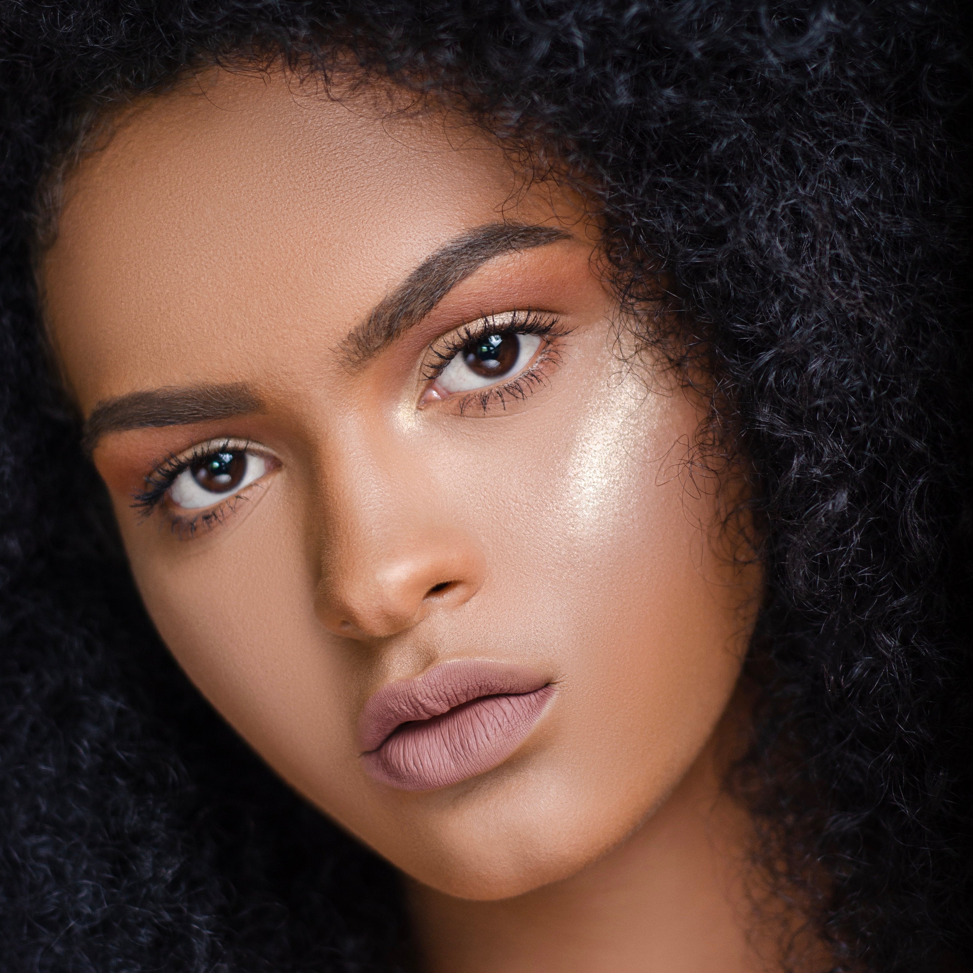 Long-Lasting Naked Matte Liquid Lipstick - Vegan & Cruelty-Free - Rich Pigment for Full Coverage - Perfect for Everyday Wear & Special Occasions