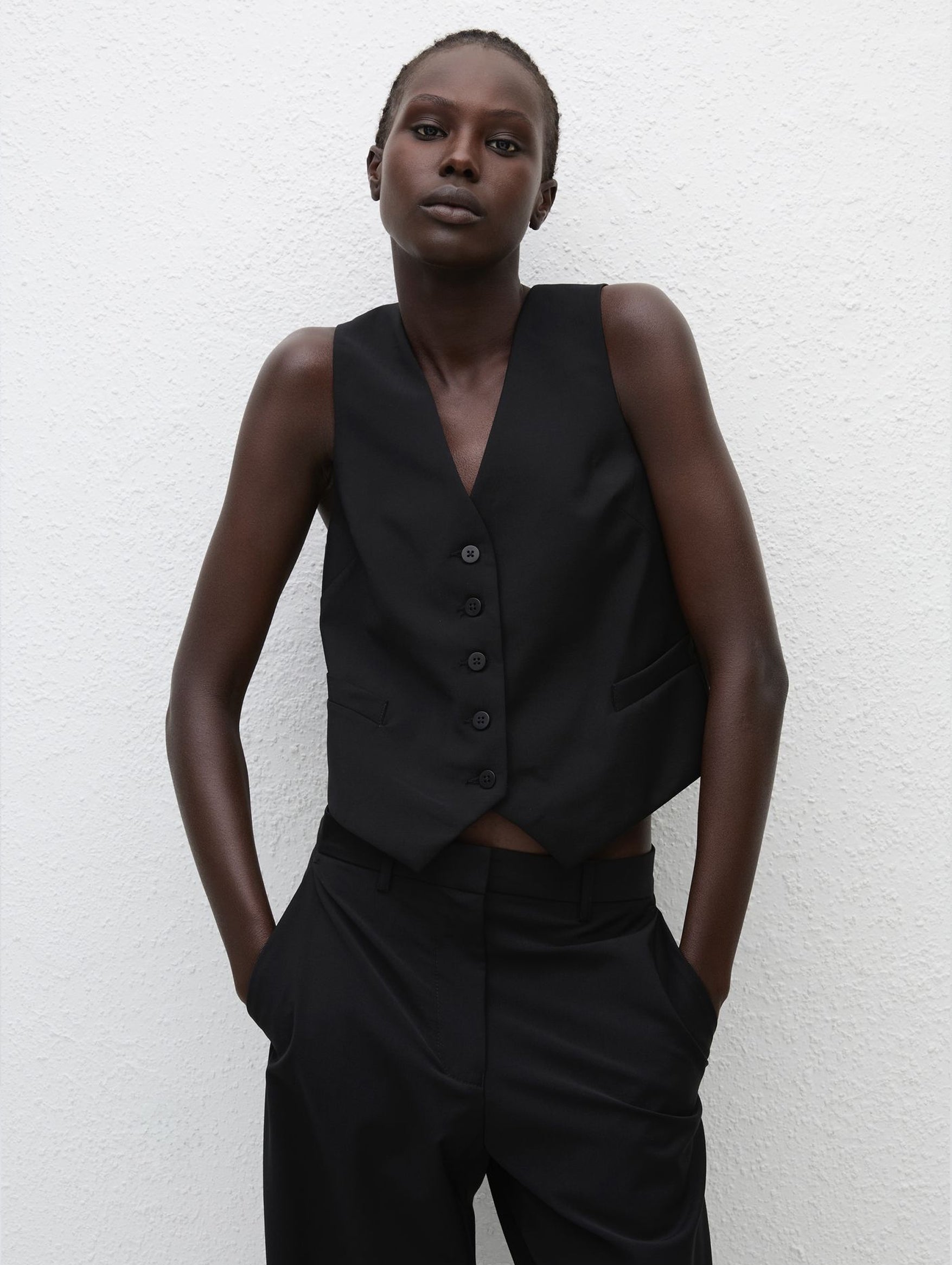 Stylish Black Tailored Waistcoat for Men - Perfect for Weddings, Business Meetings & Formal Occasions