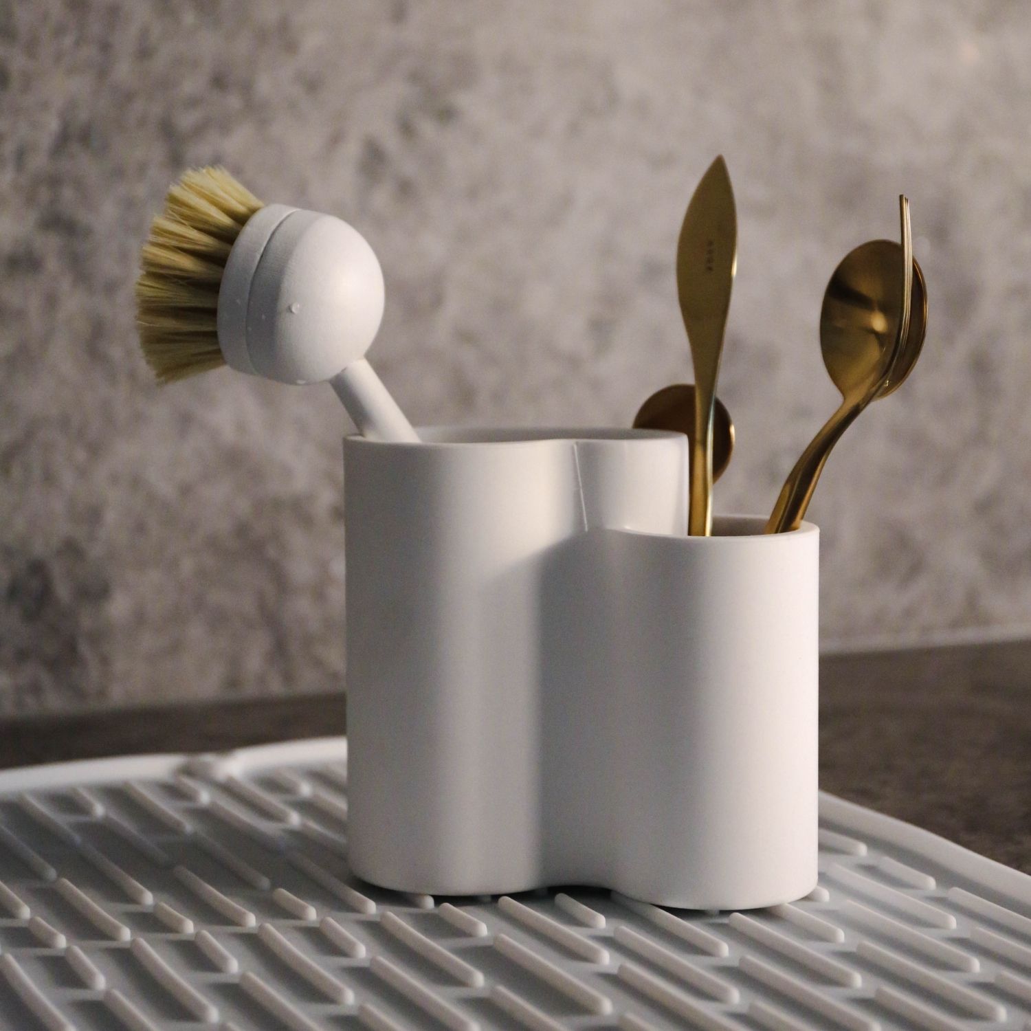 DESIGNSTUFF Stainless Steel Cutlery Drainer & Holder - White | Utensil Organizer for Kitchen Countertop | Perfect for Drying & Storing Forks, Spoons, Knives - Ideal for Small Spaces & Modern Kitchens