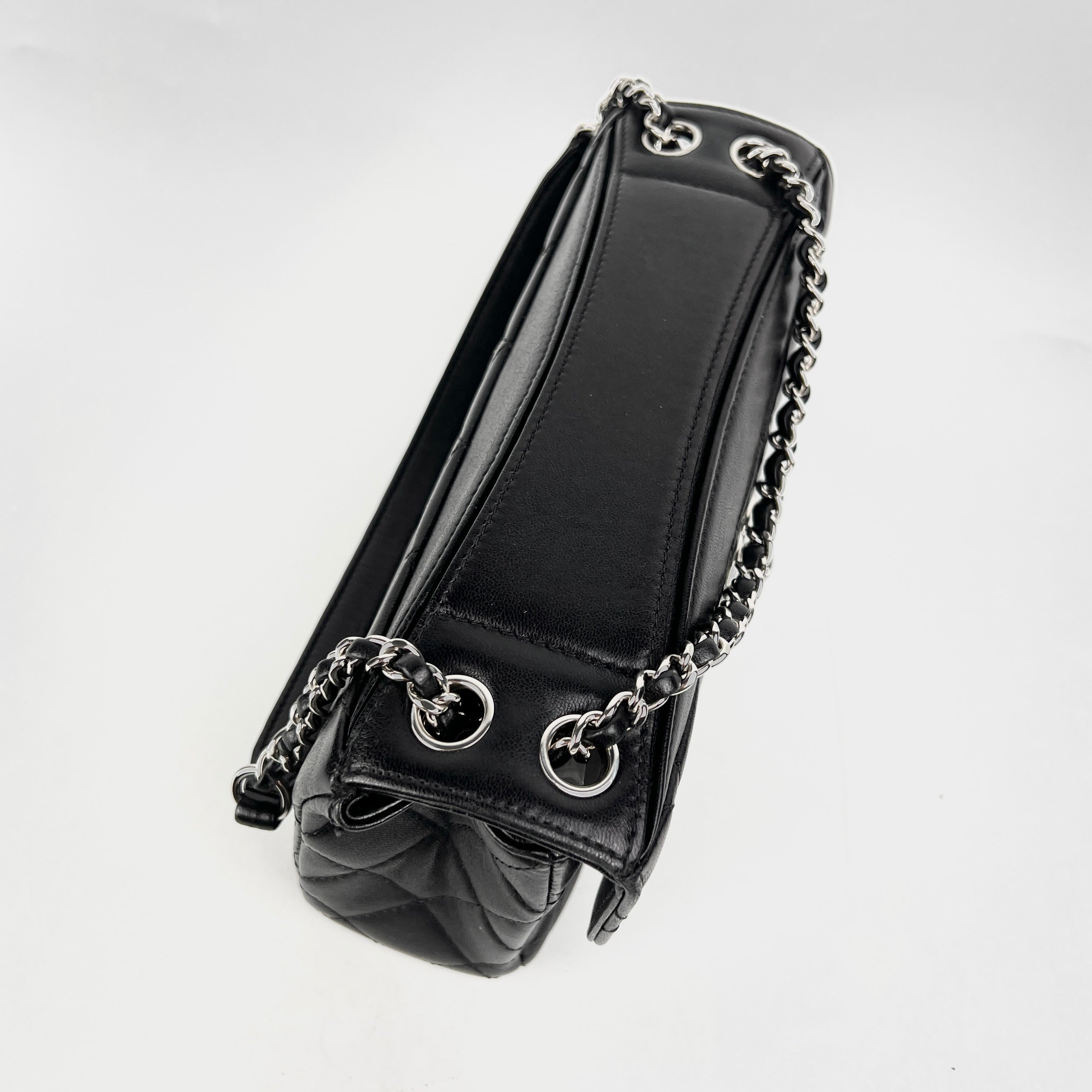 Chanel Seasonal Flap Bag Black Lambskin Leather 22 Series - Luxury Designer Handbag for Women, Perfect for Parties & Evening Events