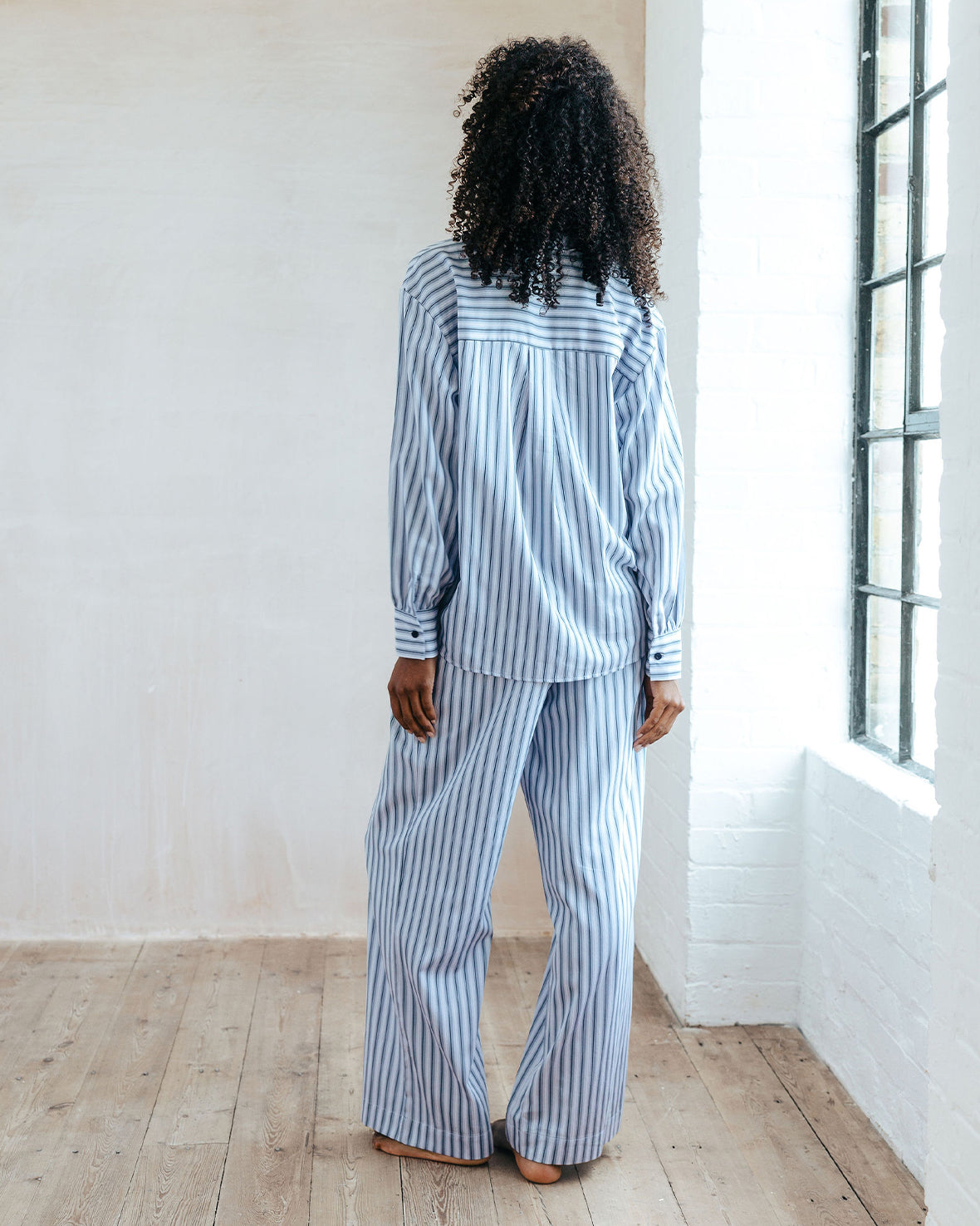 Organic Cotton Sateen Striped Long Sleeve Pajama Set for Women - Soft & Breathable Sleepwear - Blue - Perfect for Relaxing at Home & Cozy Nights