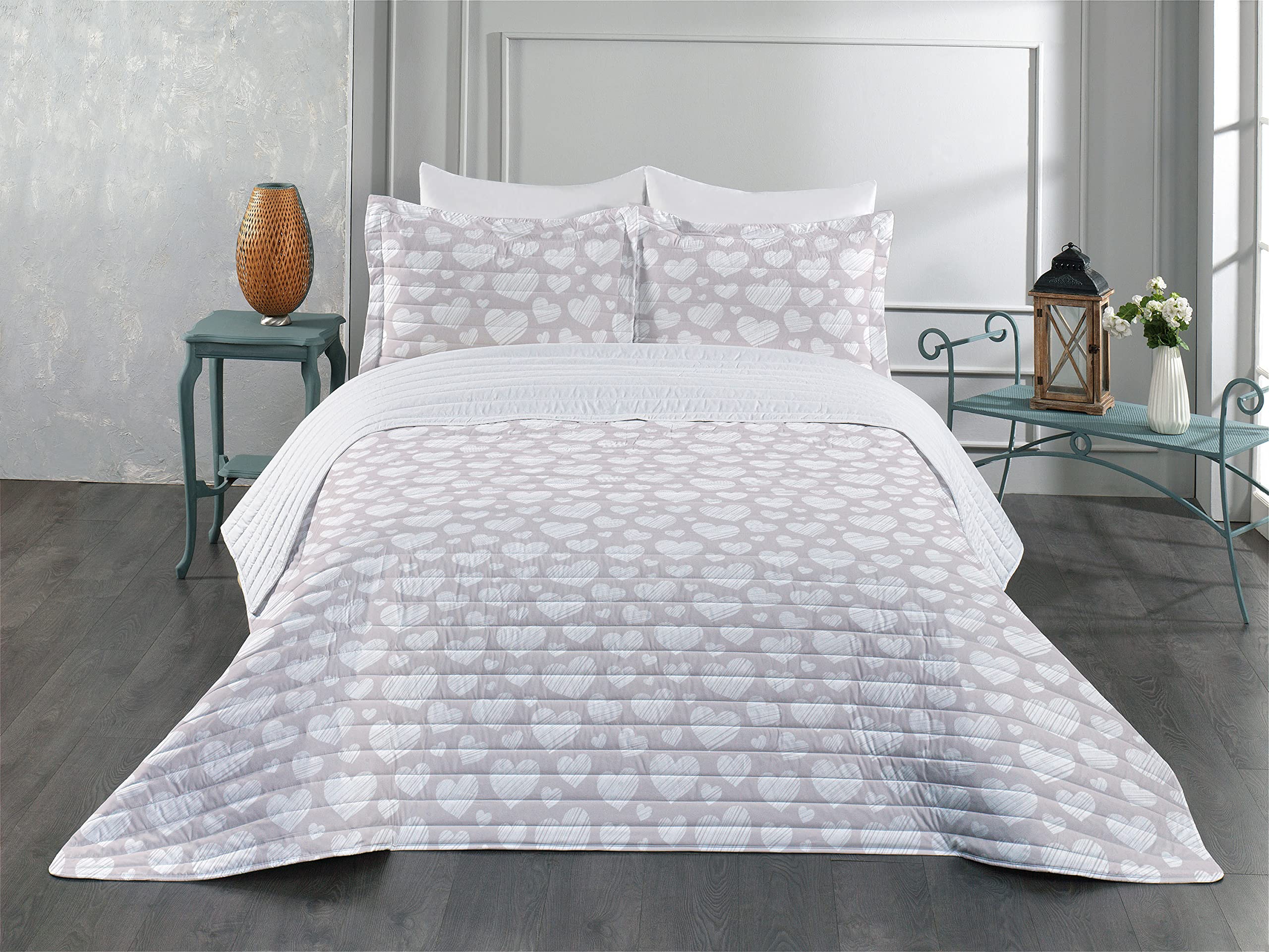 Ambesonne Neutral Microfiber Bedspread Set - King Size Romantic Love Pattern with Hand Drawn Hearts & Diagonal Stripes | Soft Bedding Set Includes Pillow Shams & Comforter in Pearl White | Perfect for Valentine's Day, Anniversary Gifts & Master Bedroom Decor