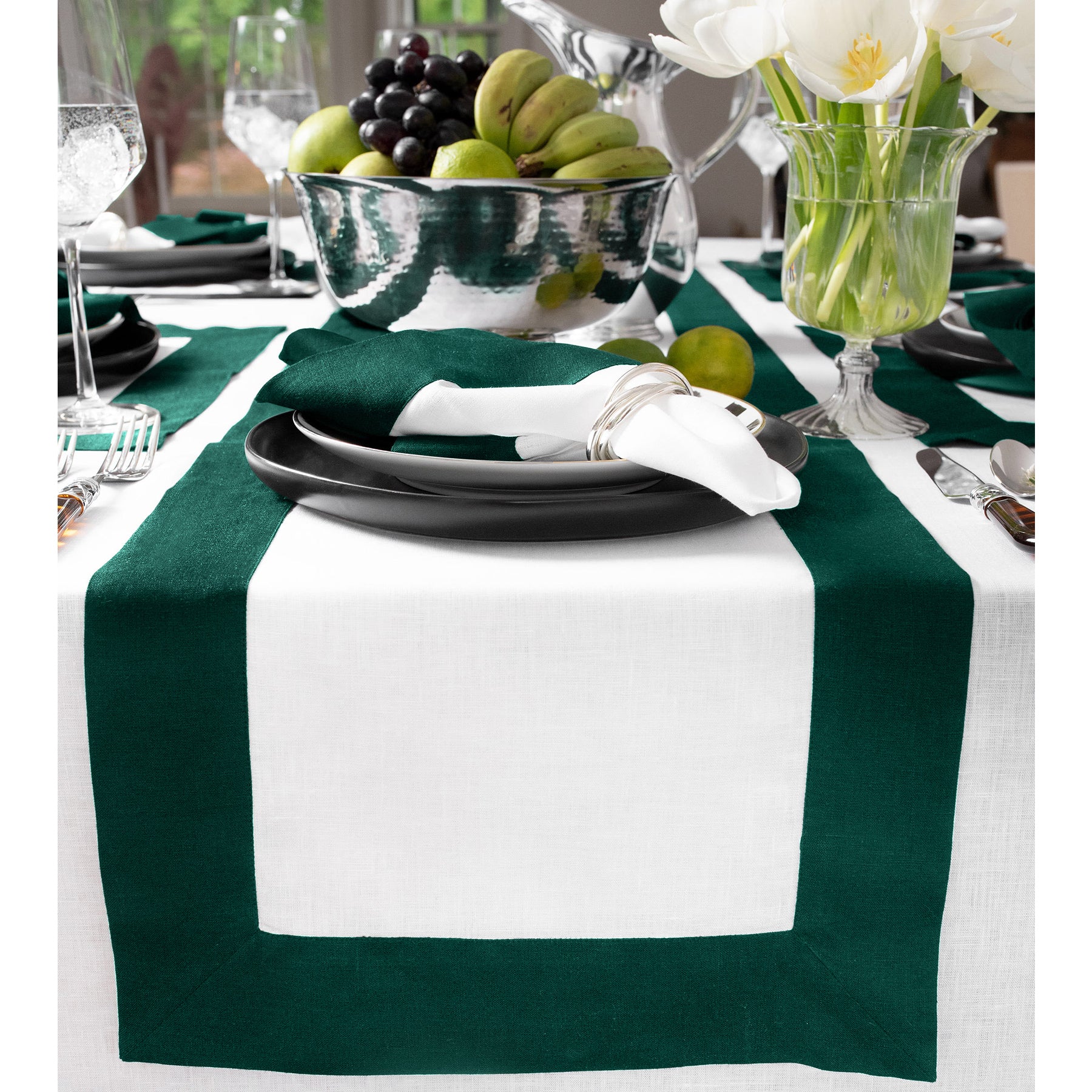 Stylish Contempo Table Runner for Dining & Decor - Perfect for Holidays, Weddings & Home Decor
