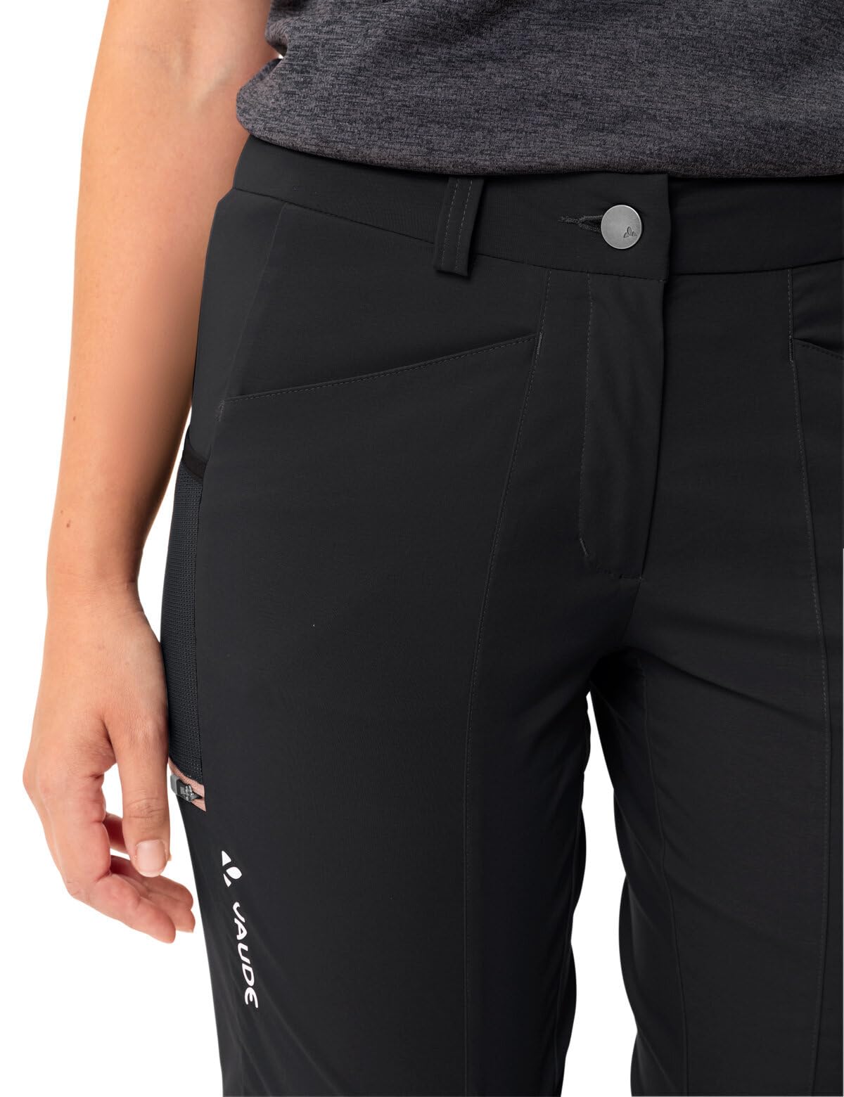 VAUDE Women's Elope Bermuda Shorts - Comfortable Hiking & Travel Shorts for Outdoor Adventures