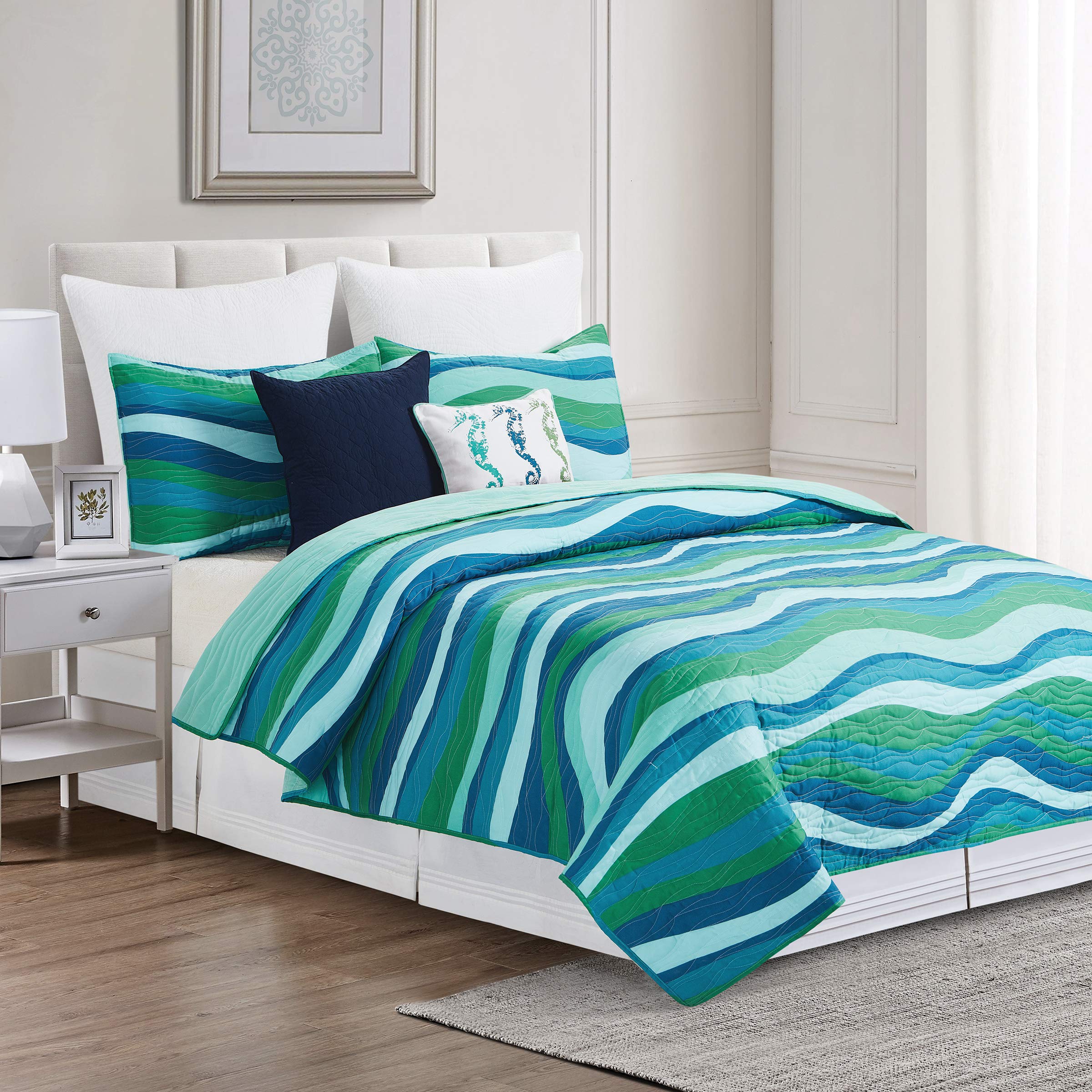 Deep Blue Sea Waves Quilt Set - Reversible Microfiber Bedspread for Summer & All Seasons | Coastal Beach Decor