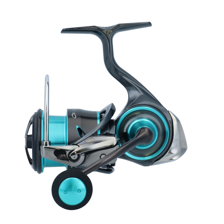 Daiwa 21 Emeraldas Air FC LT Spin Fishing Reel - Ultra Lightweight Saltwater & Freshwater Spinning Reel for Bass, Trout & Inshore Fishing