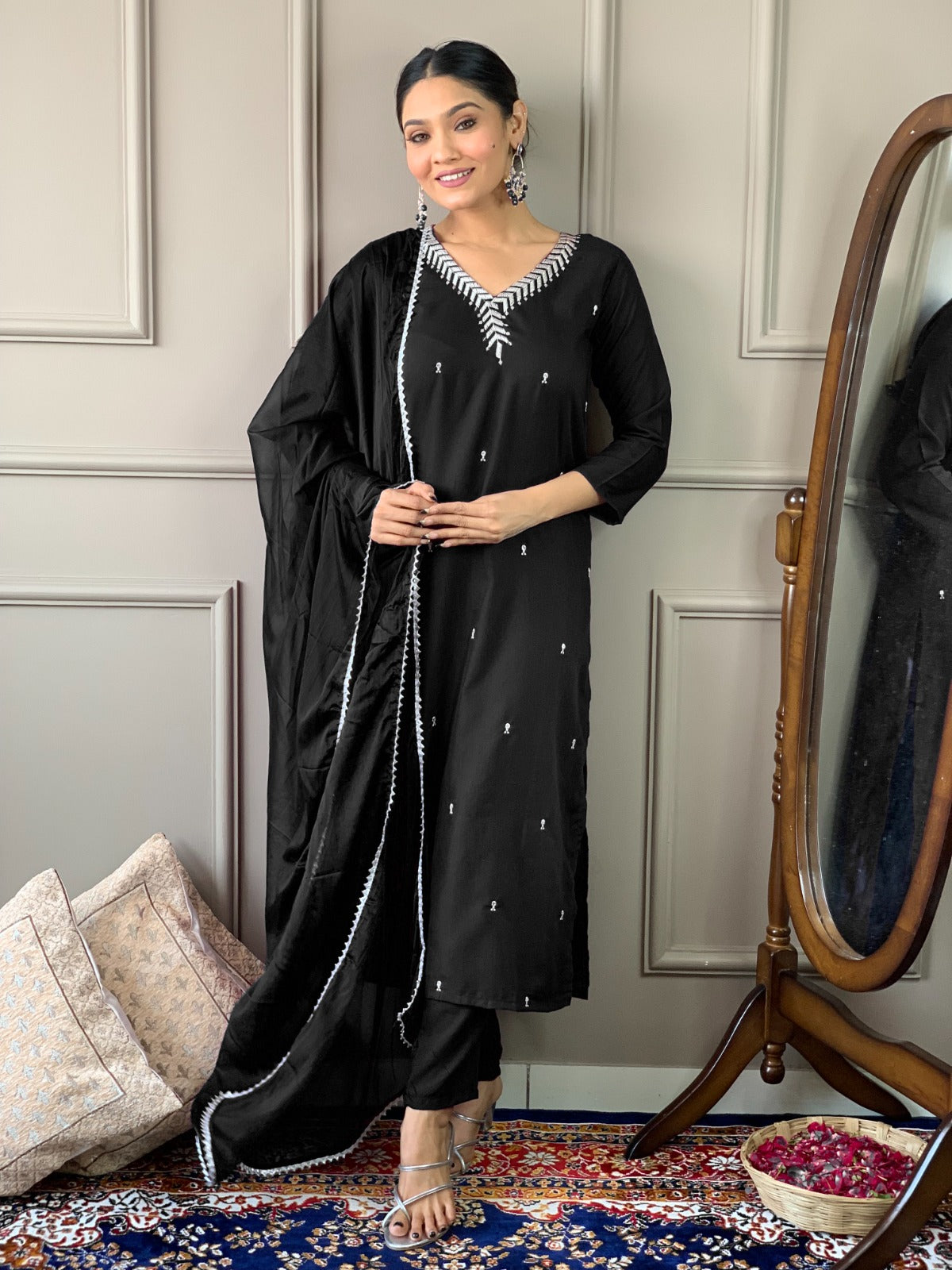 Elegant Black Designer Pant Suit with Sequined Embroidery - Formal Office Wear & Evening Party Outfit for Women