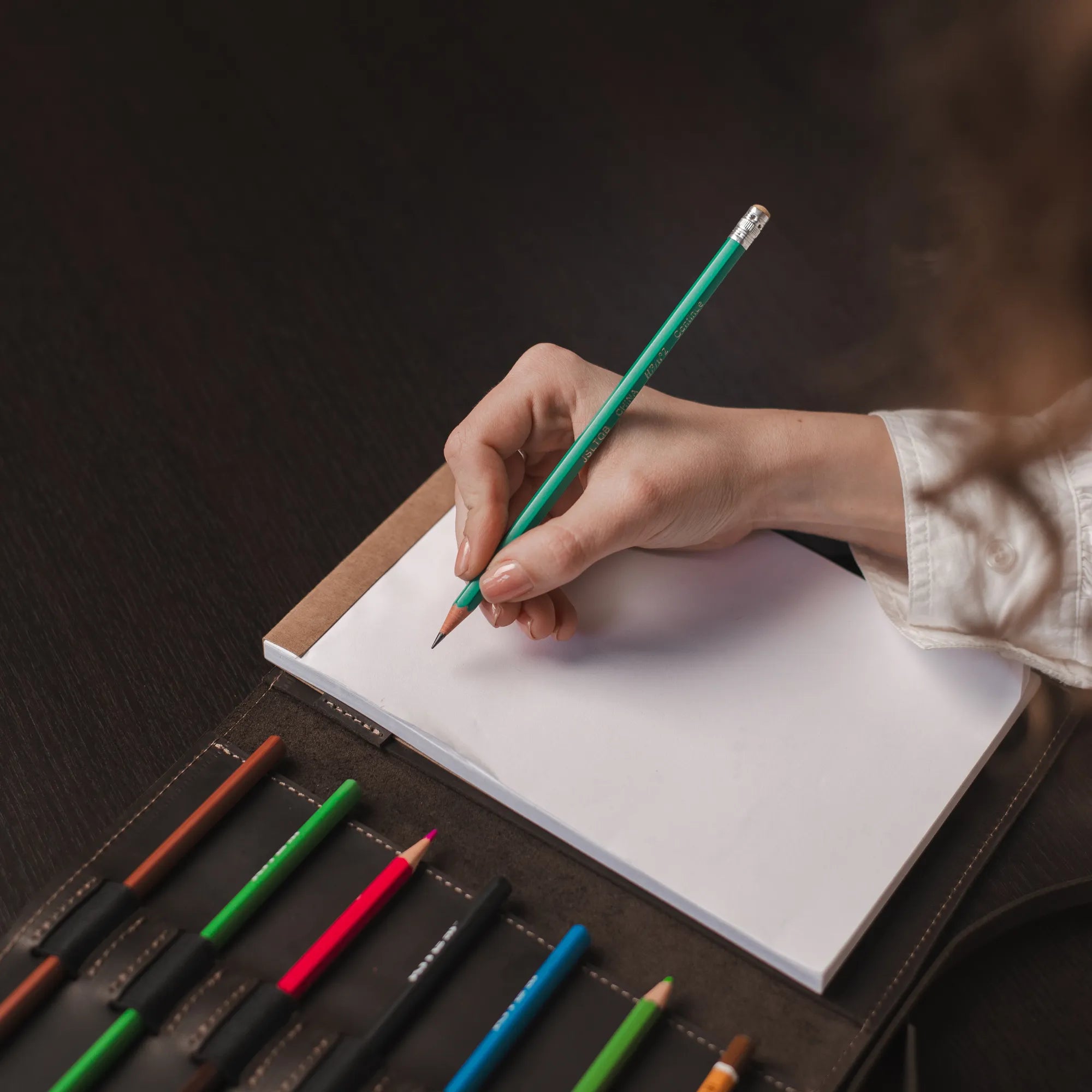 Premium Genuine Leather Moleskine Sketchbook - A5 Artist Notebook for Drawing, Sketching & Watercolor - Perfect Gift for Artists, Designers & Writers (Office, Travel, Studio Use)