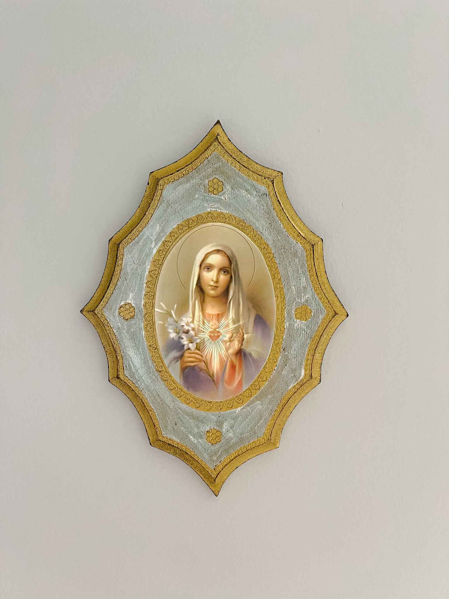 Beautiful Florentine Plaque of Immaculate Heart of Mary - Religious Home Decor for Catholic Devotion & Prayer Spaces