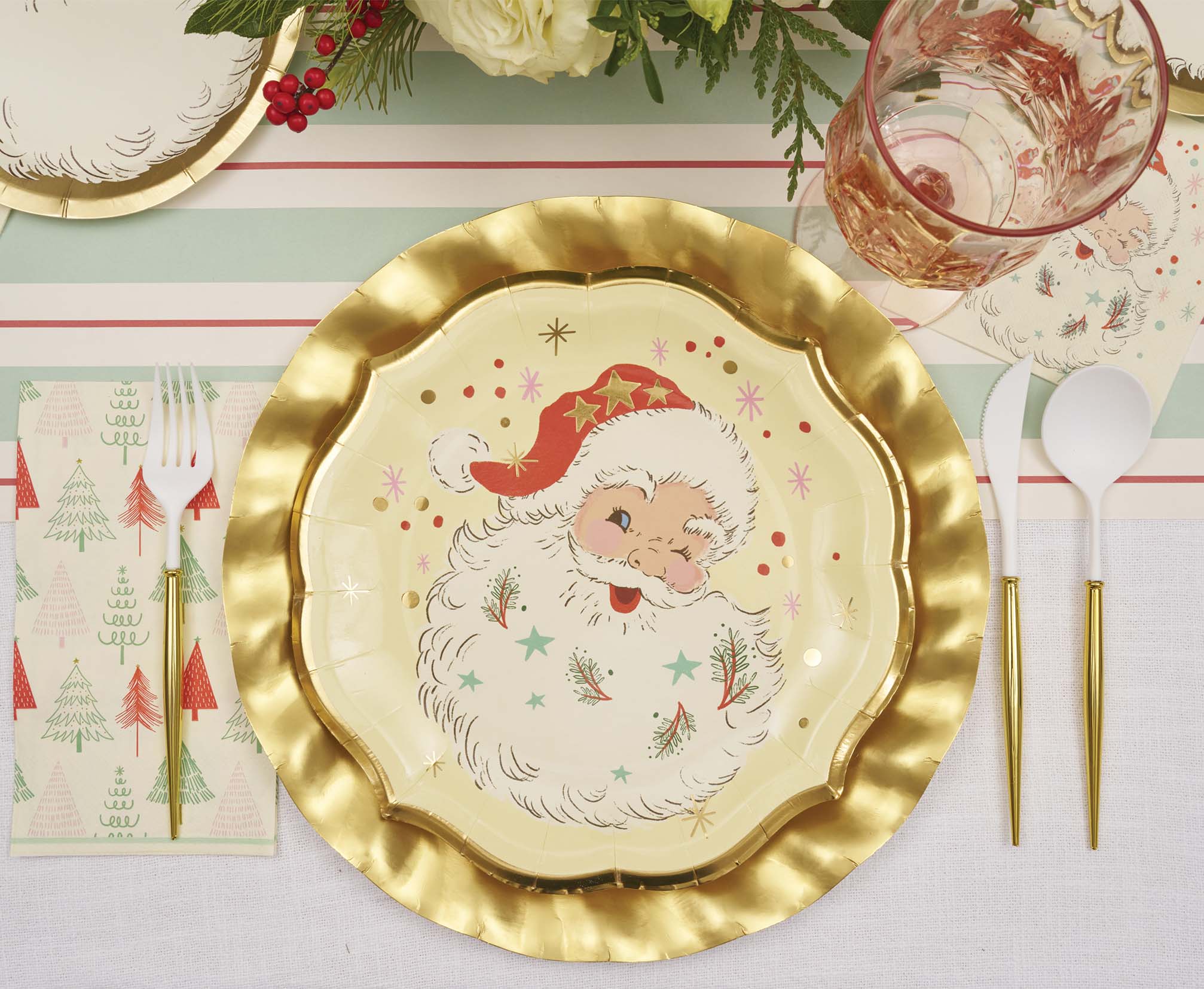 Vintage Santa Christmas Dinner Plates Set of 8 - Holiday Tableware for Festive Parties & Family Gatherings
