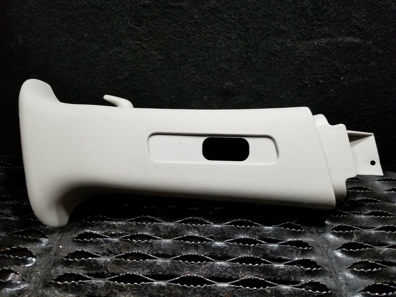 2005-2007 Dodge Magnum Right Passenger Side B Pillar Upper Trim Cover - OEM Replacement Part for Interior Car Repair | Perfect for Vehicle Restoration & Customization Projects