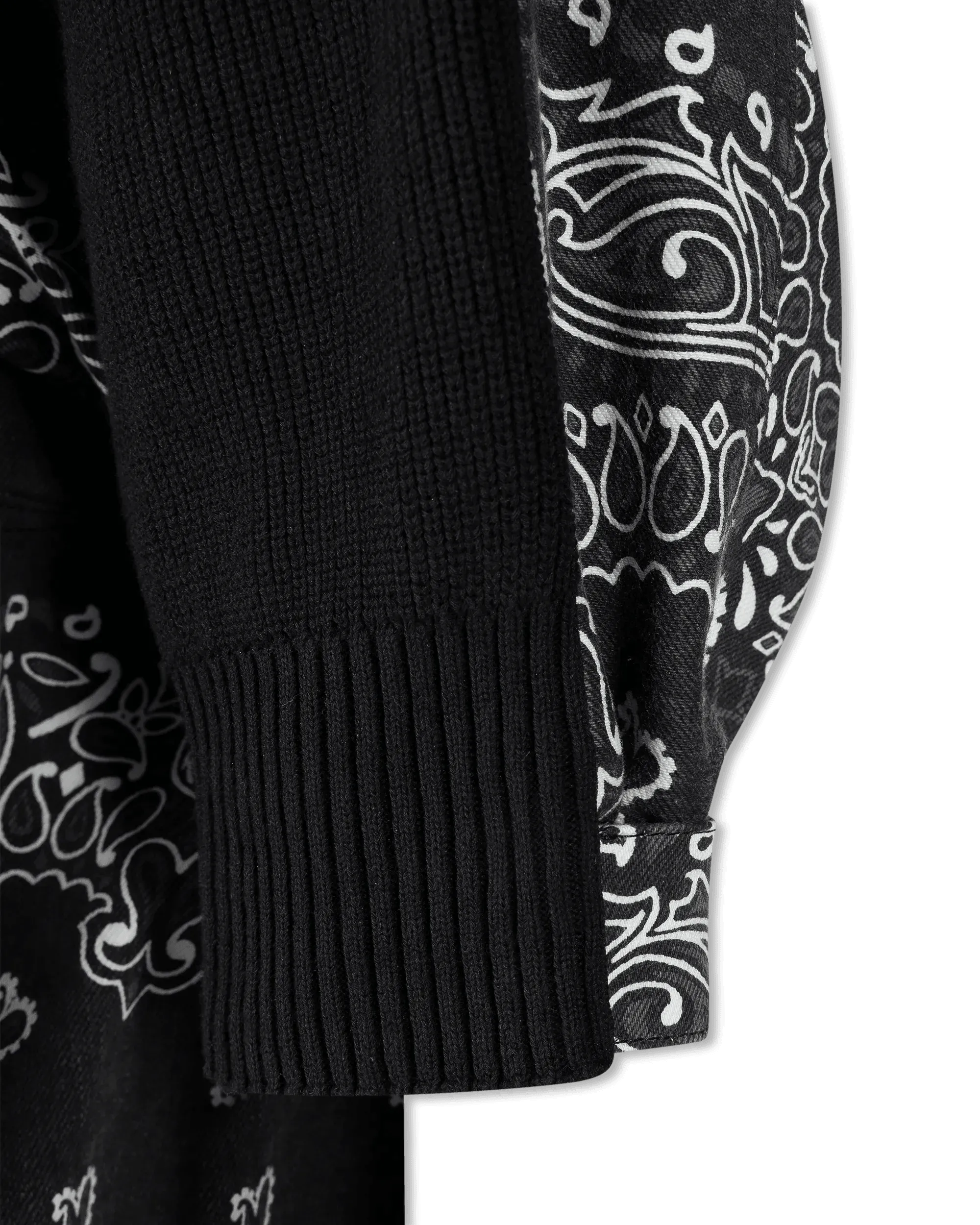 Stylish Bandana Print Sweater for Women & Men | Trendy Floral Pattern Pullover | Perfect for Casual Outfits, Fall Layering & Outdoor Adventures