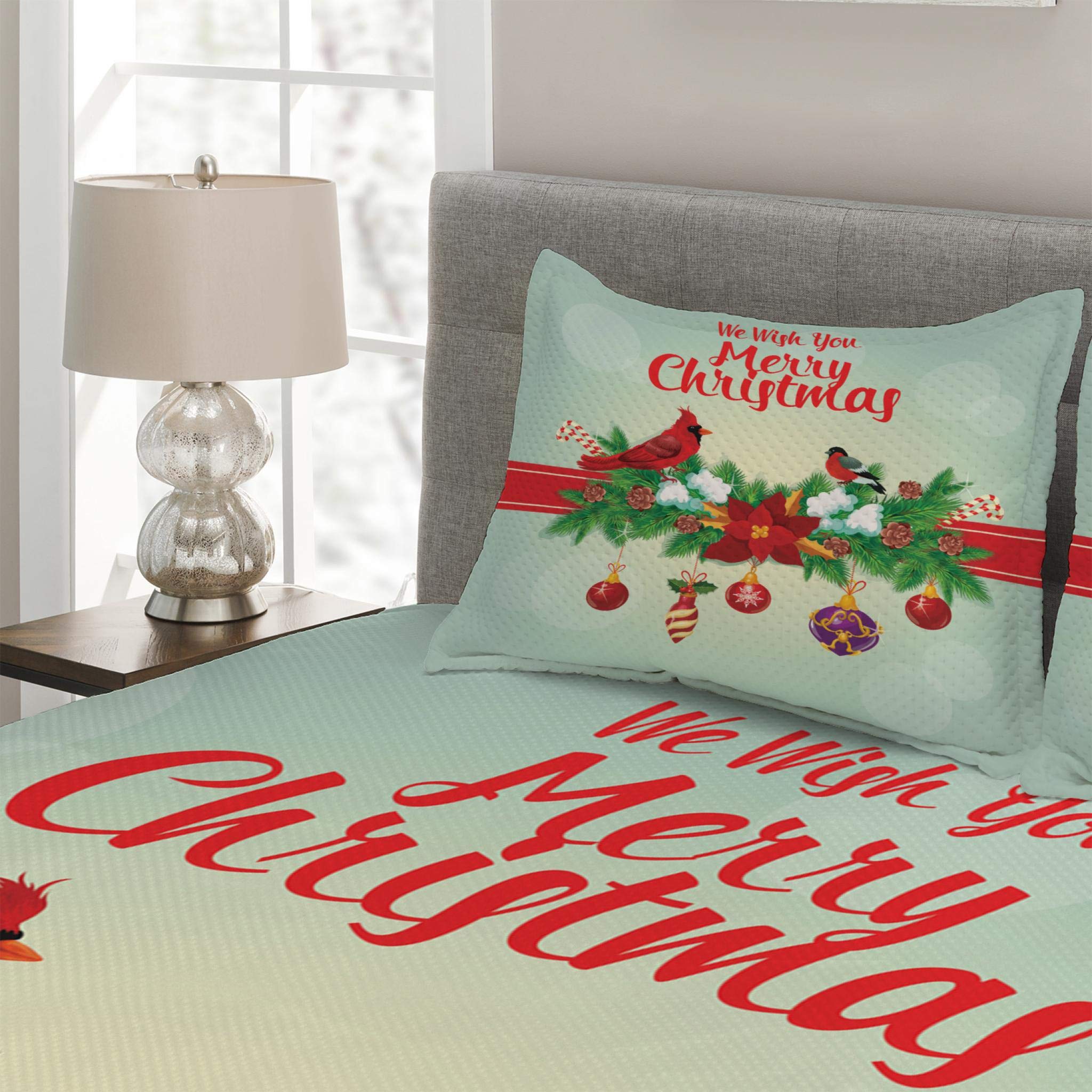Lunarable Cardinal Christmas Quilted Bedspread Set - 3 Piece King Size Coverlet with 2 Pillow Shams, Festive Holiday Design Featuring Hanging Baubles Garland & Bullfinch Birds on Bokeh Backdrop - Perfect for Winter Bedroom Decor & Seasonal Home Styling