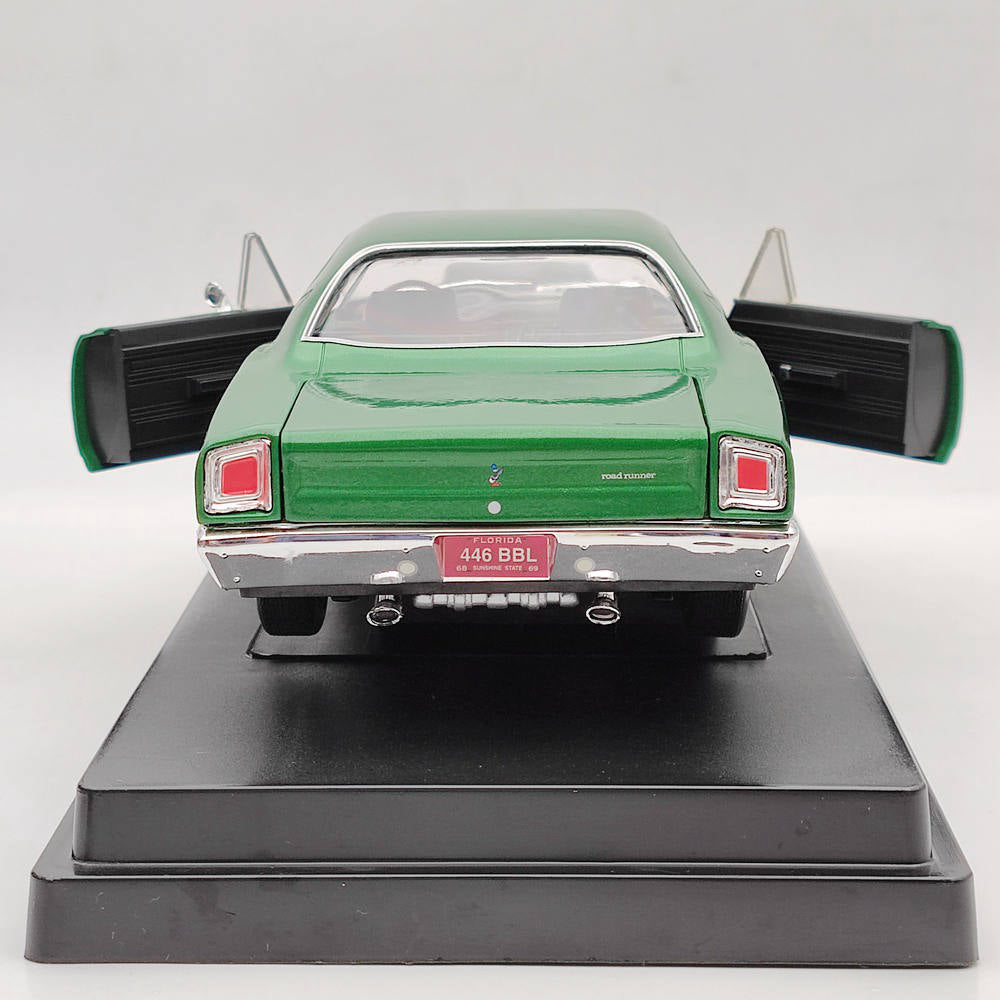 1:18 Scale 1969 1/2 Plymouth Roadrunner 440 6BBL Supercar Diecast Model - Limited Edition Collectible Toy Car in Green - Perfect for Car Enthusiasts, Christmas Gifts & Display Collection