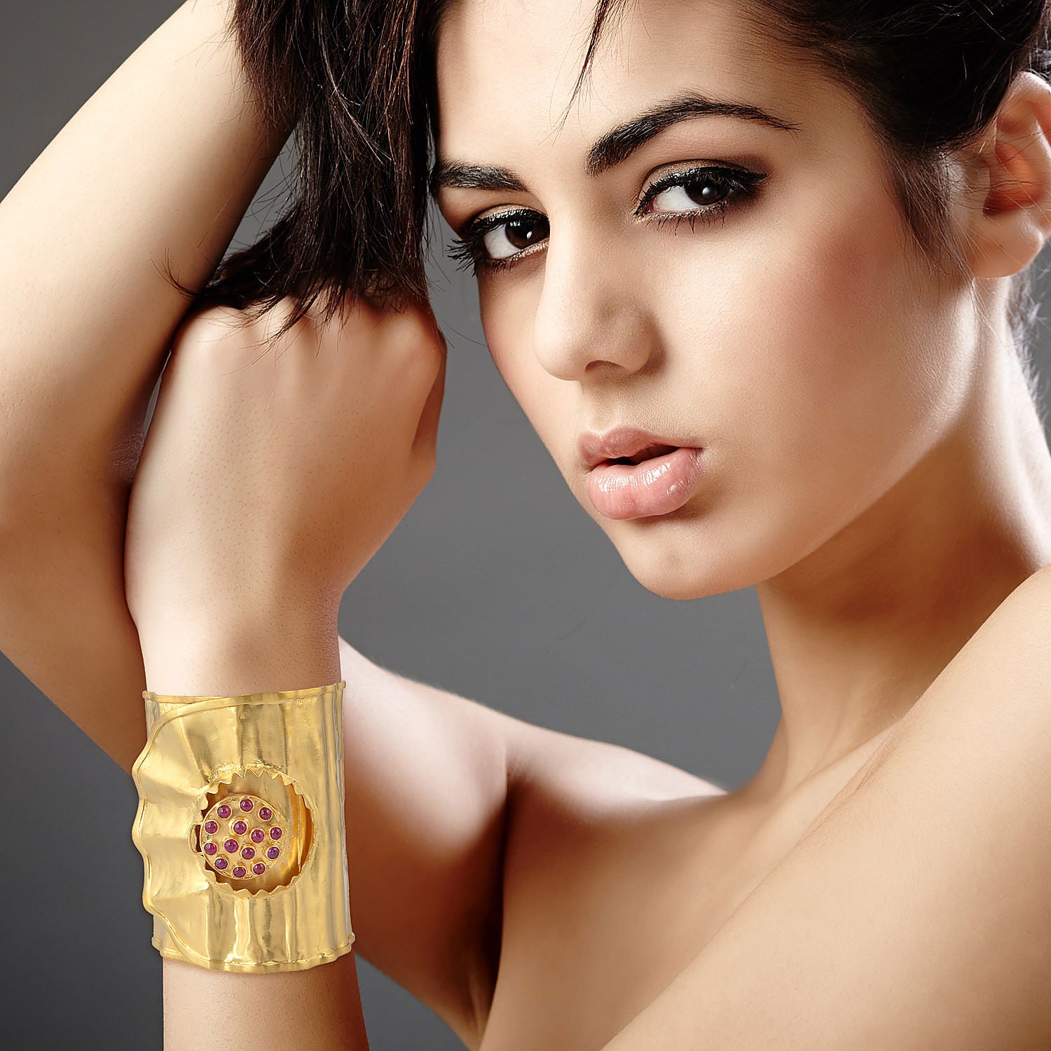 18K Yellow Gold Wrap Cuff Wedding Bangle with Bezel-Set Ruby Gemstone - Elegant Bridal Jewelry for Women, Perfect for Weddings, Anniversaries & Special Occasions