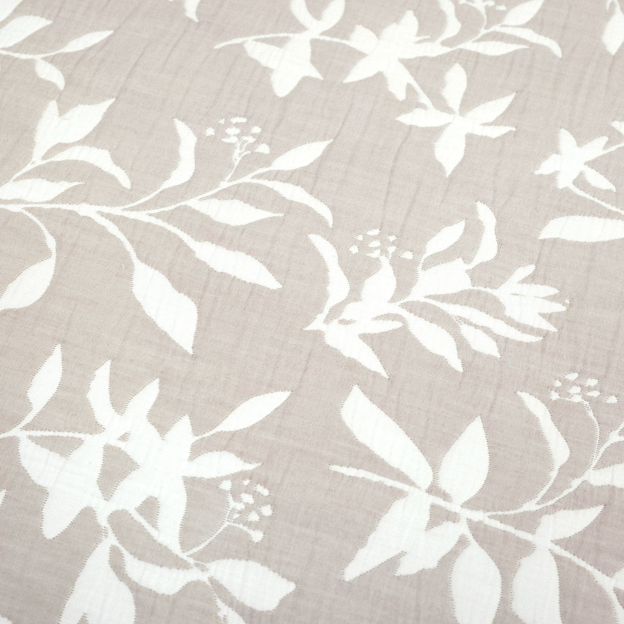 Floral Jacquard Reversible Soft Matelassé 3-Piece Quilt Set - Queen Size Bedding for Cozy Bedroom Decor