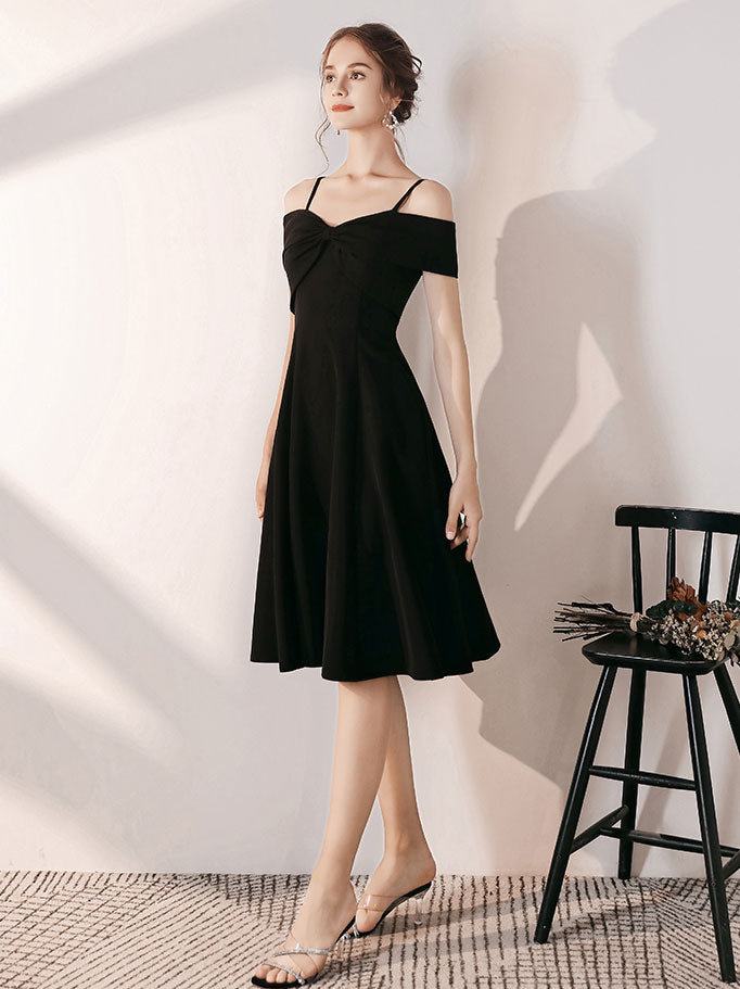 Elegant Black Off Shoulder Short Prom Dress for Women - Sexy Homecoming Party Gown - Perfect for Prom Night, Homecoming Dance, and Special Occasions