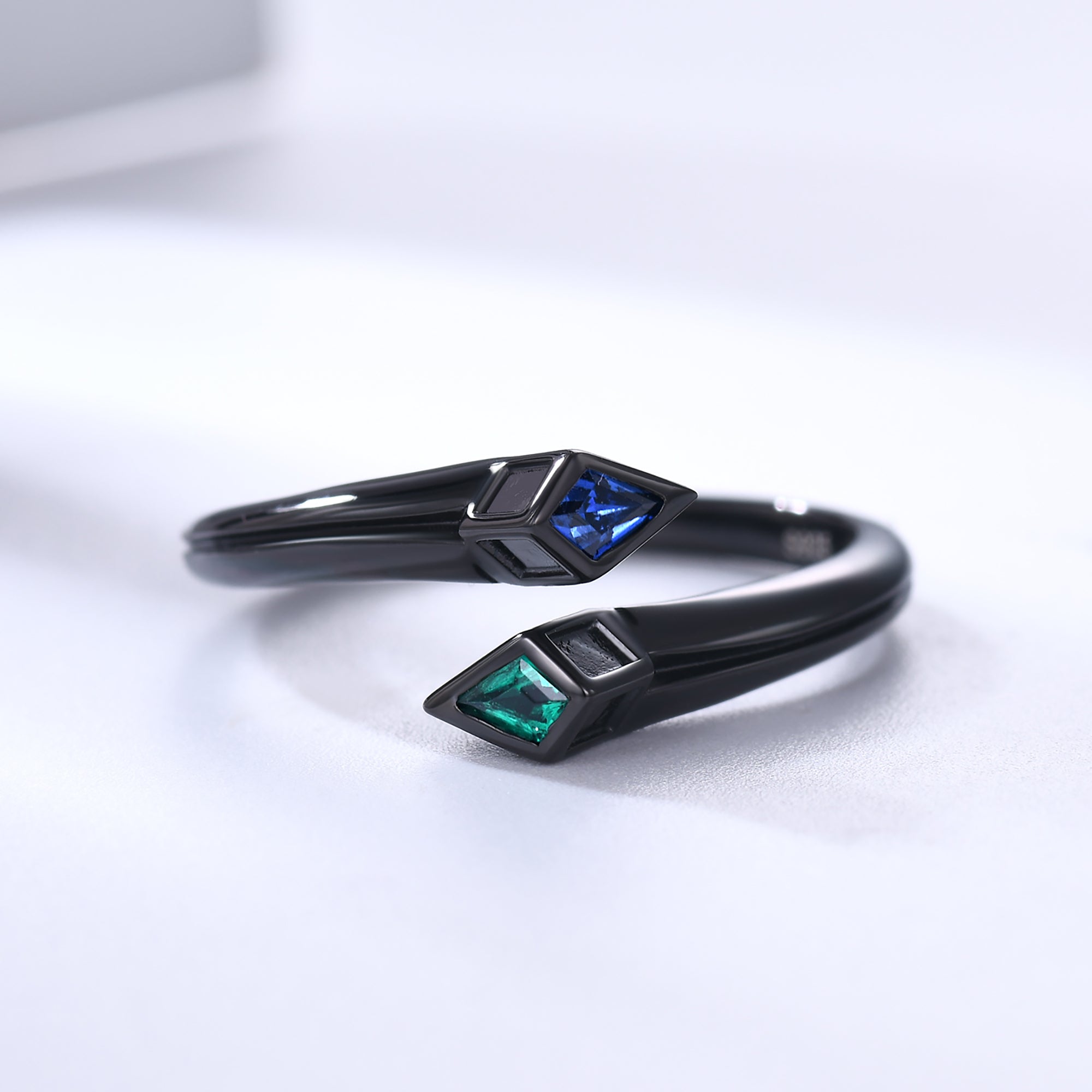 Black Gold Snake Sapphire Emerald Wedding Band - Adjustable Open Ring for Women - Perfect for Engagement, Anniversary & Unique Jewelry Gifts