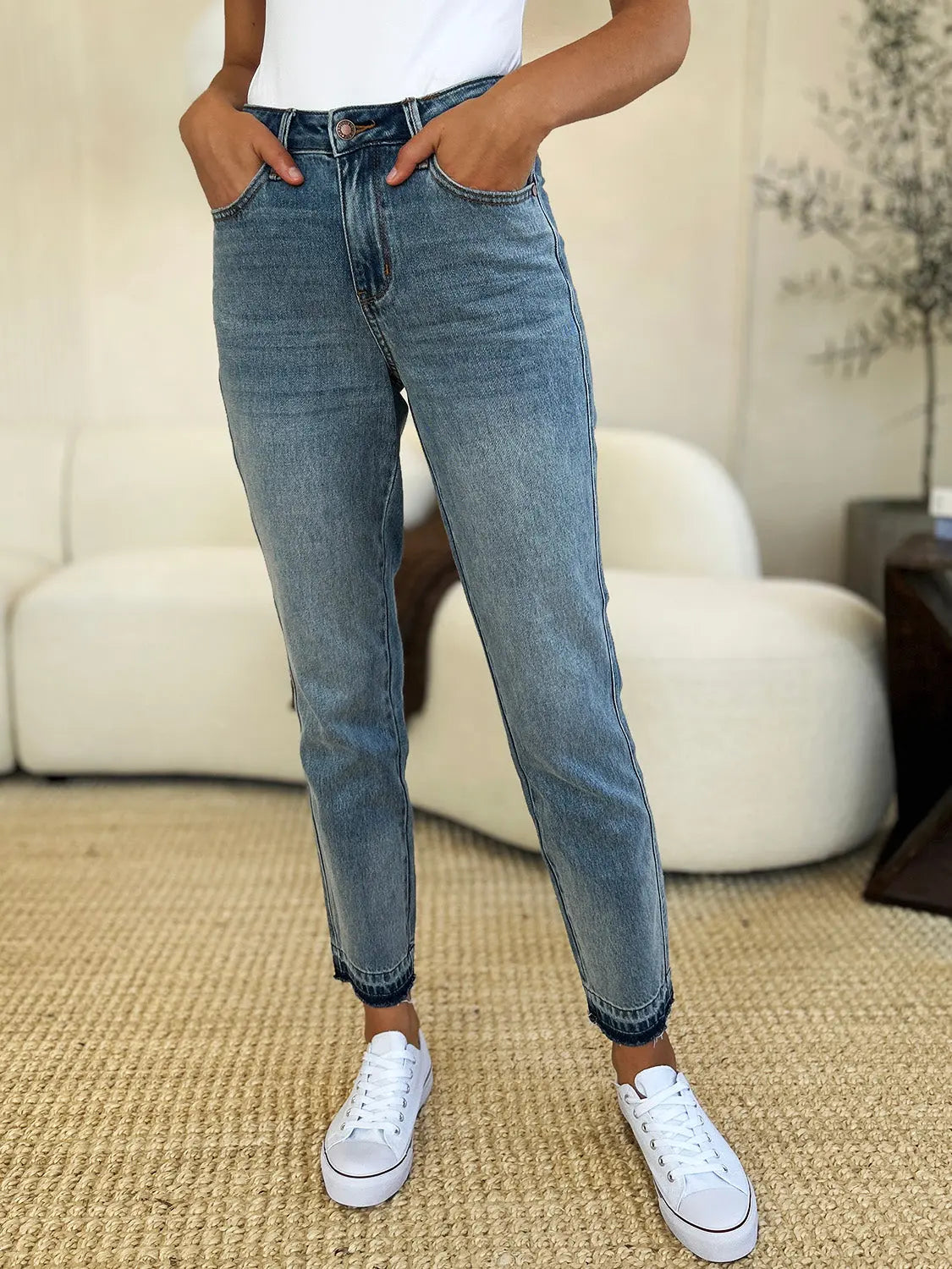 Judy Blue Women's Full Size Mid Rise Rigid Magic Release Hem Jeans - Comfortable Stretch Denim Pants for Casual Wear & Everyday Outfits