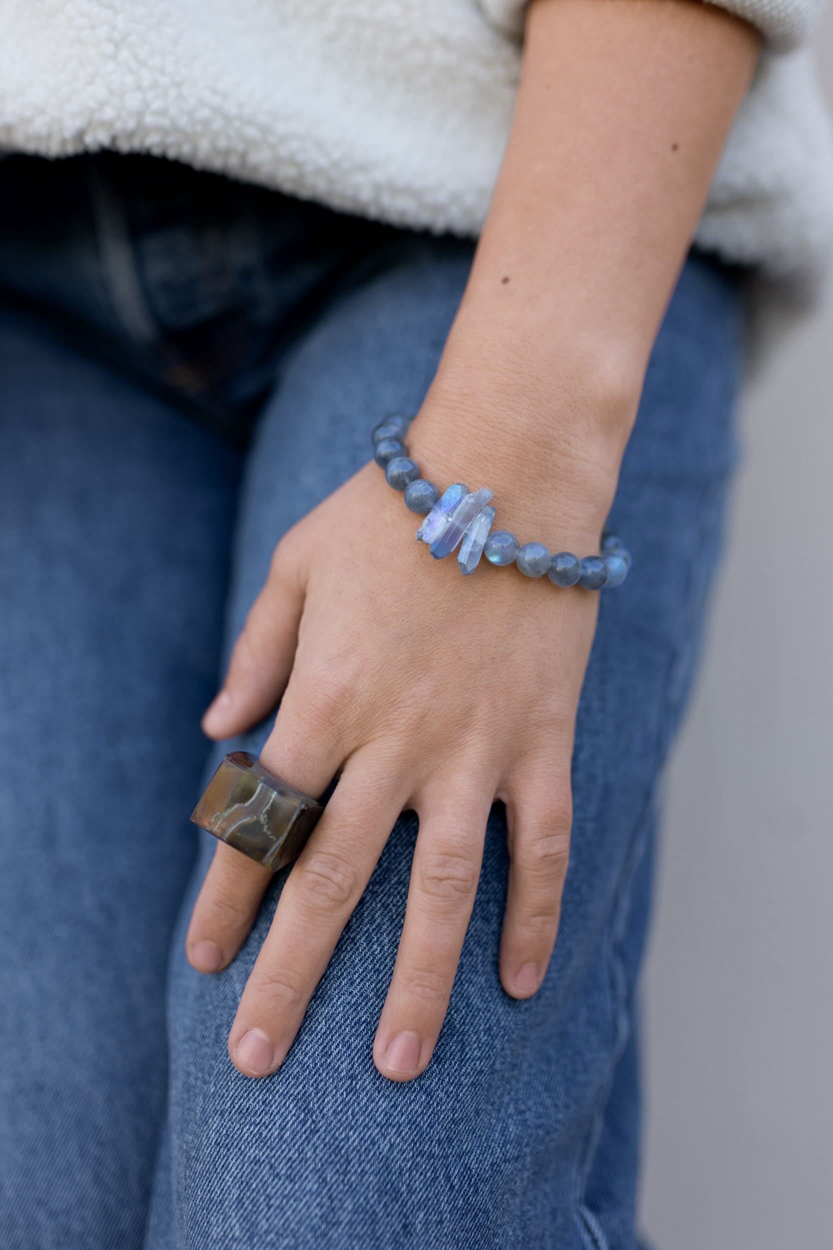 Labradorite Healing Crystal Bracelet for Women - Spiritual Energy Jewelry for Chakra Balancing, Meditation & Positive Vibes
