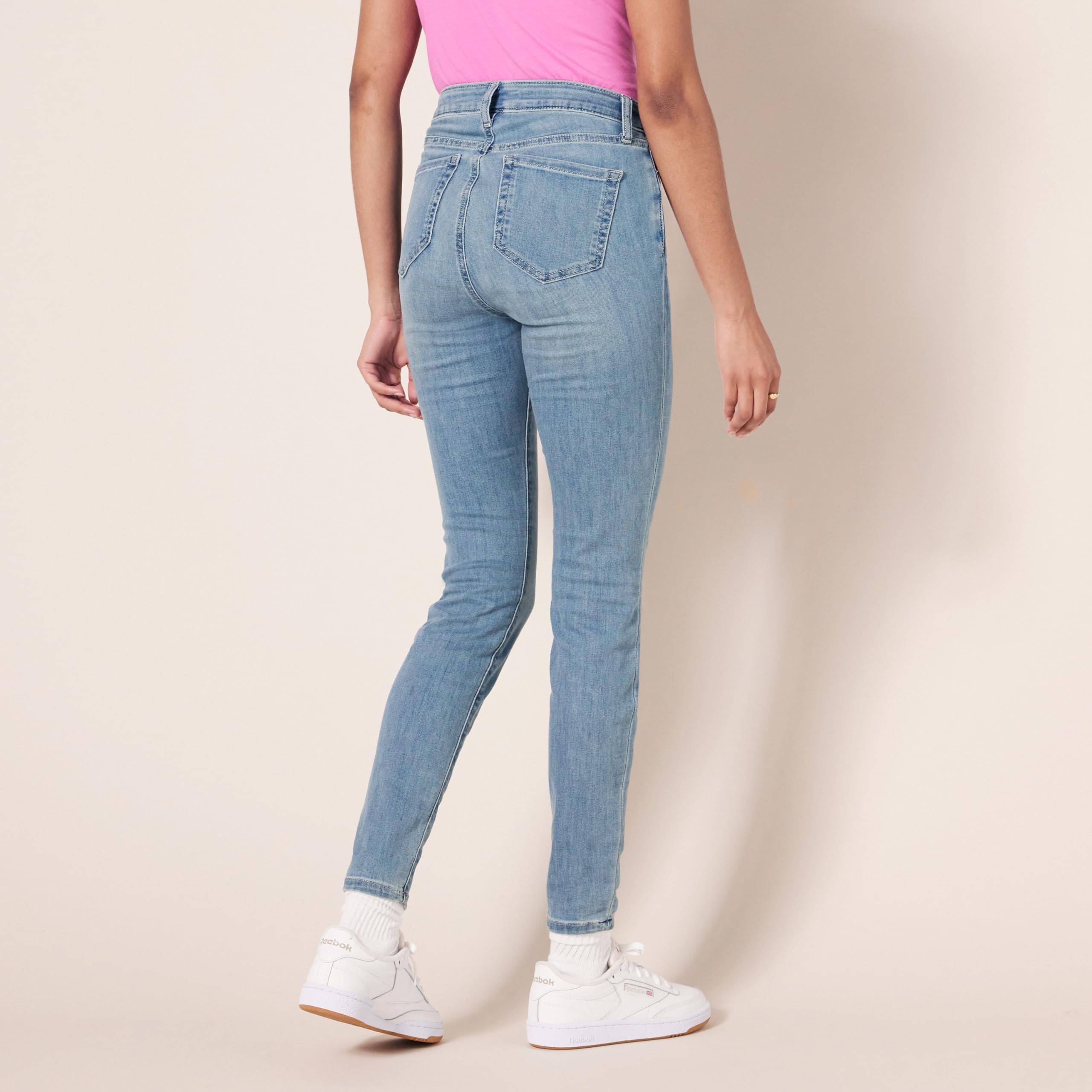 Amazon Essentials Women's High Waist Skinny Jeans - Stretchy Denim Pants for Everyday Comfort & Style | Perfect for Work, Casual Outings & Date Nights