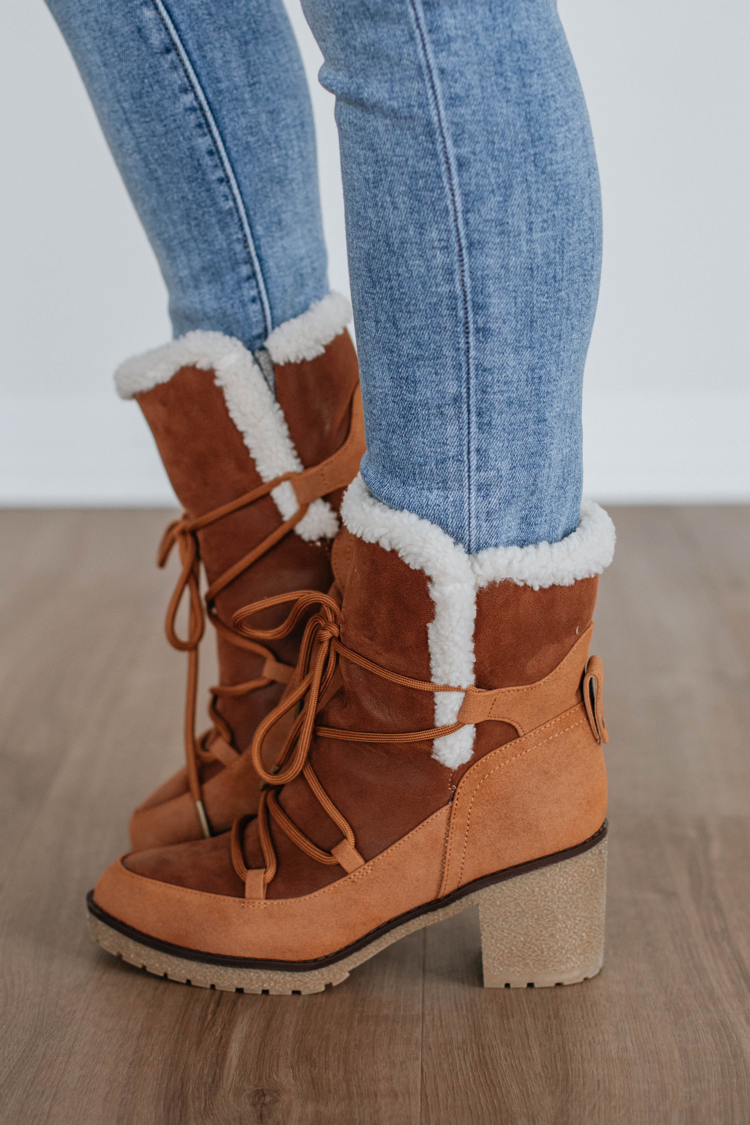 Warm & Stylish Cognac Winter Boots for Women - Waterproof & Comfortable for Snow, Hiking & Outdoor Adventures