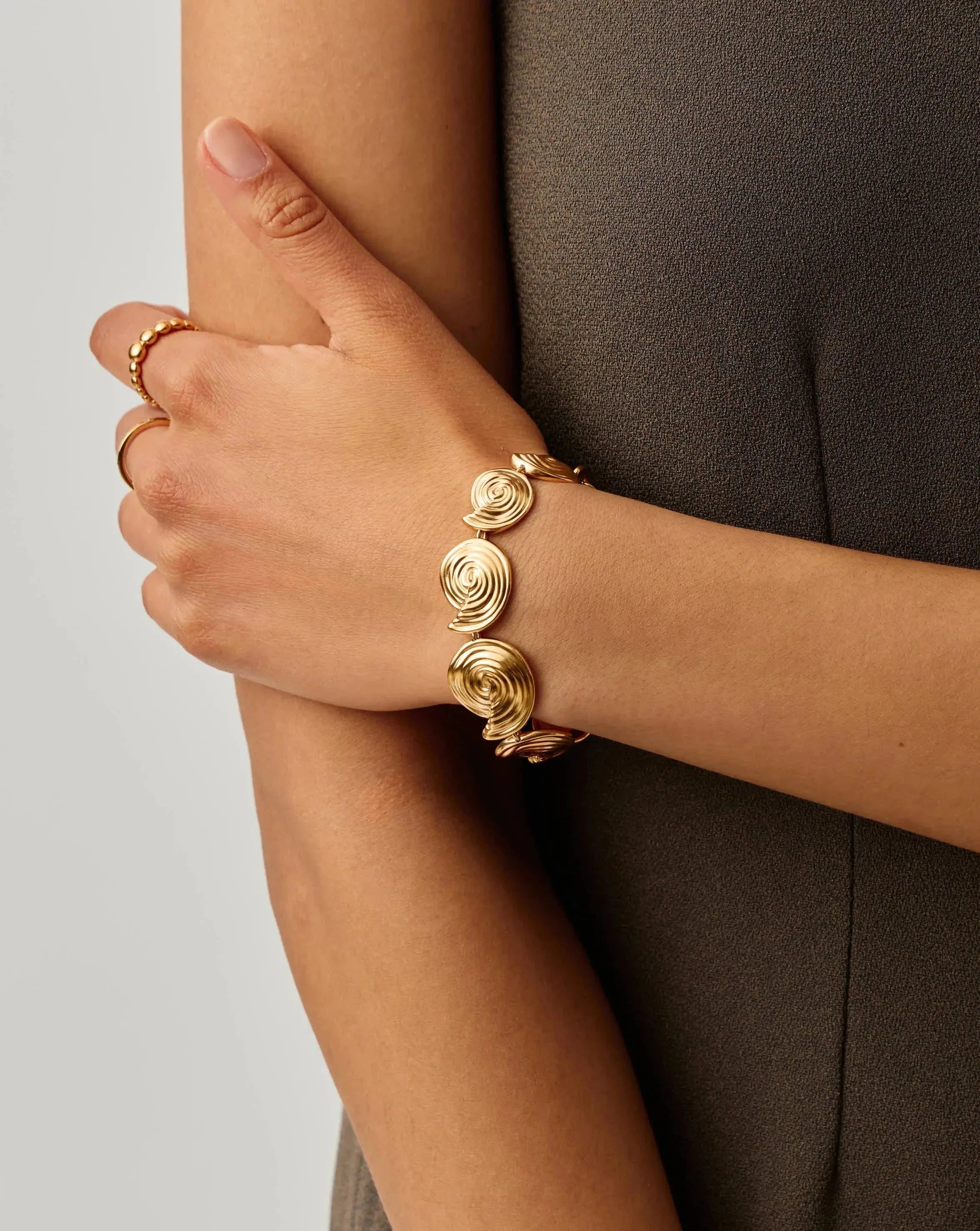 18k Gold Plated Spiral Statement Chain Bracelet for Women - Elegant Fashion Jewelry for Parties, Weddings & Everyday Wear
