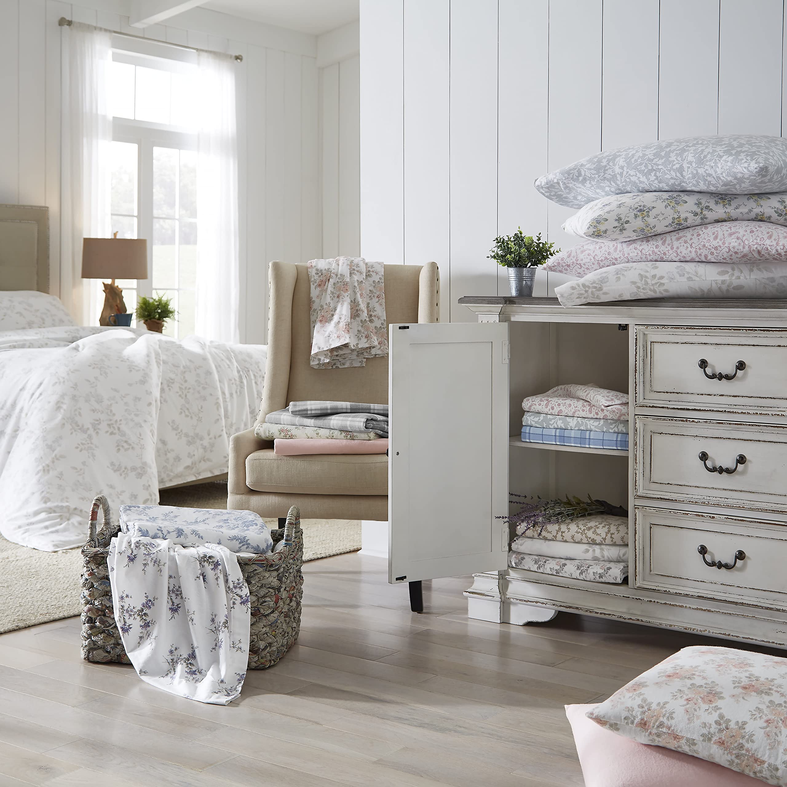 Laura Ashley King Size Flannel Sheet Set - 100% Cotton Brushed for Ultra Softness & Warmth, Paisley Prance Pink Pattern - Perfect for Cozy Winter Nights & Cold Weather Bedding