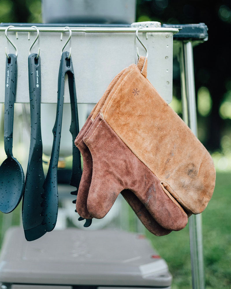 Warm Winter Camping Mittens for Men & Women - Waterproof & Insulated Gloves for Hiking, Skiing, and Outdoor Adventures