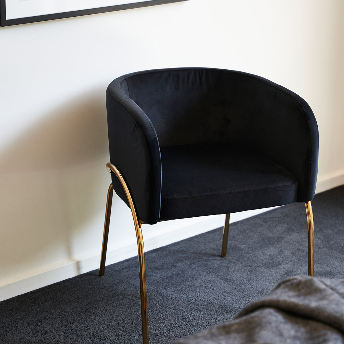 M Co Living Genevieve Chair - Modern Accent Chair for Living Room, Bedroom & Office - Stylish Upholstered Armchair with Wooden Legs - Perfect for Reading, Relaxing & Home Decor