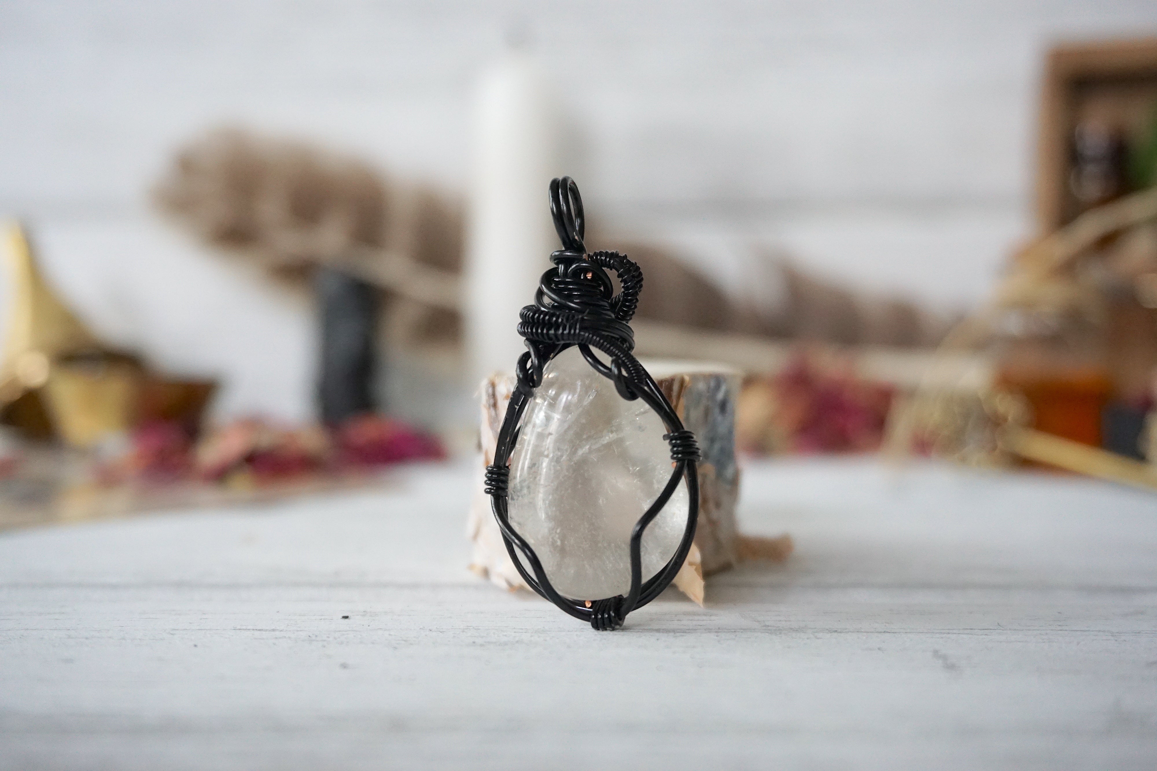 AURA FOUNDATION COLLECTION Clear Quartz Crystal Necklace - Healing Crystal Jewelry for Women, Natural Stone Pendant for Energy & Chakra Balance | Perfect for Meditation, Yoga & Spiritual Gifts