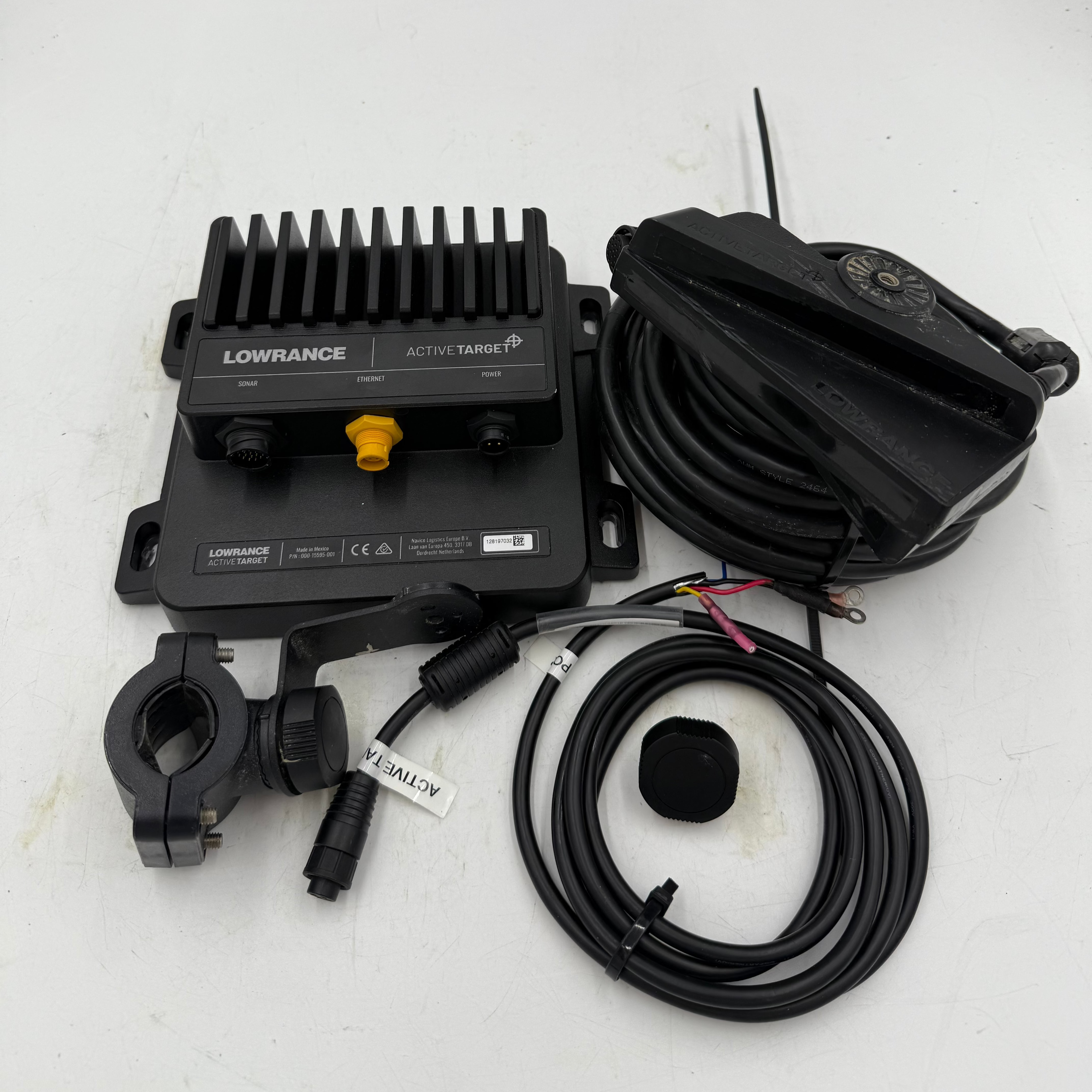 Lowrance Active Target Fish Finder - High Precision Sonar for Freshwater & Saltwater Fishing | Perfect for Kayak, Boat, and Ice Fishing Adventures
