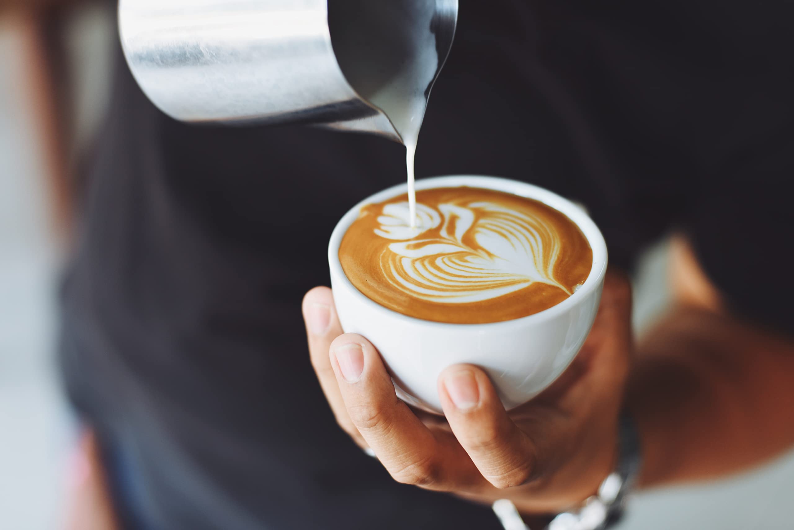 Premium Stainless Steel Milk Frother Pitcher for Coffee Machine - 1 Liter (1000ml) Barista Milk Steaming Jug - Perfect for Lattes, Cappuccinos & Hot Chocolate at Home or Cafe