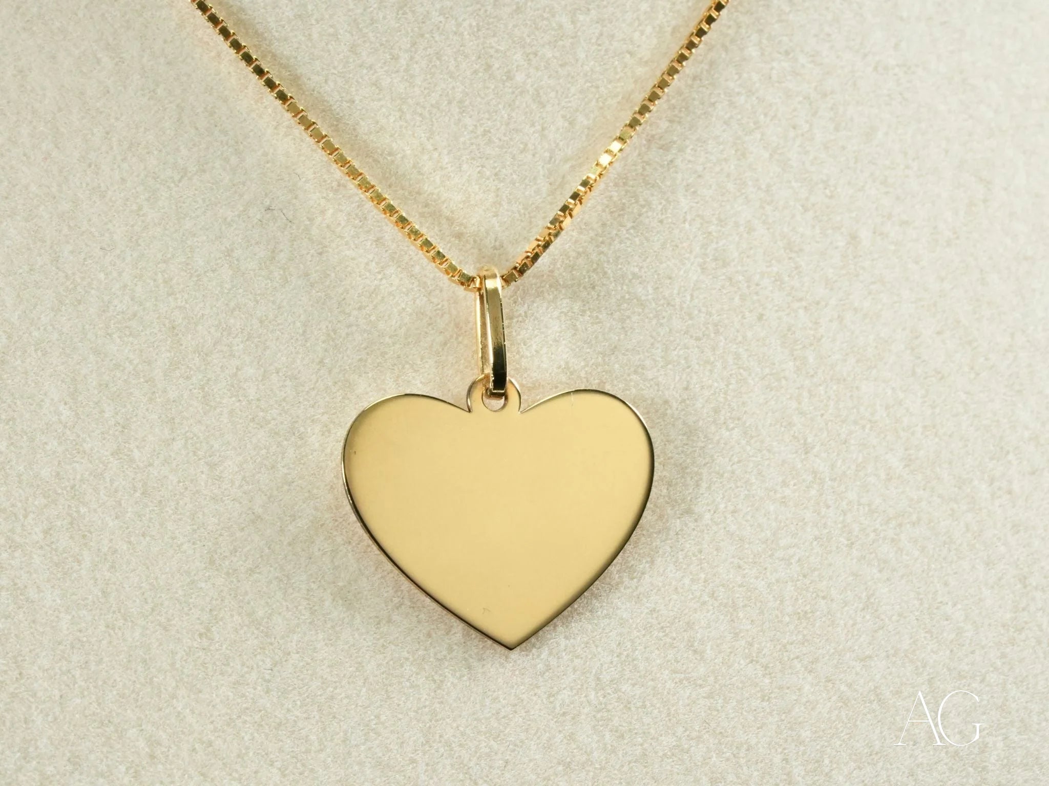 Golden Love Pendant Necklace - 14K Gold Heart Charm Jewelry for Women - Perfect Gift for Anniversary, Valentine's Day & Romantic Occasions