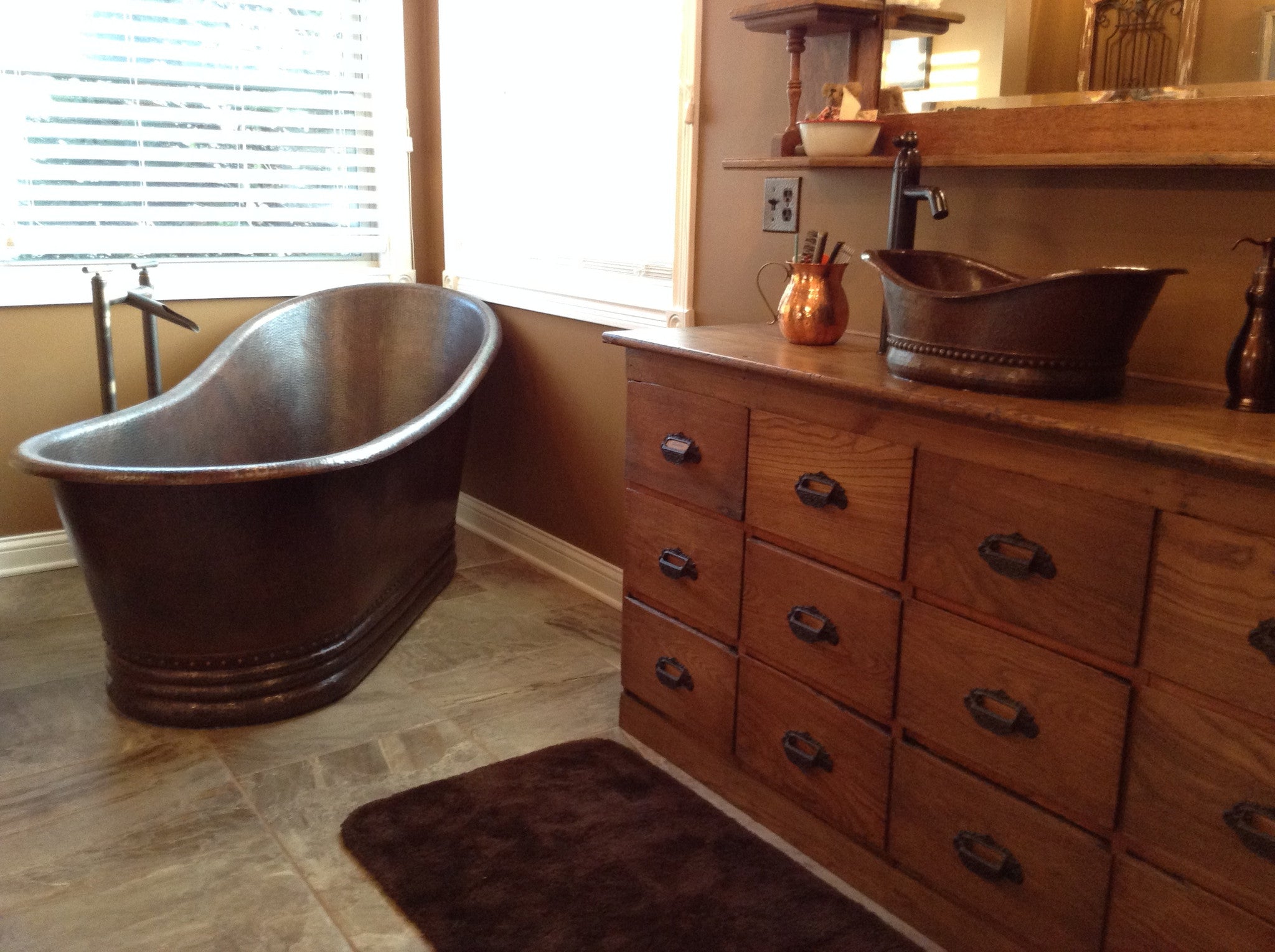 Premium Double Slipper Hammered Copper Bathtub - Handcrafted Freestanding Soaking Tub for Luxury Bathroom & Spa Relaxation