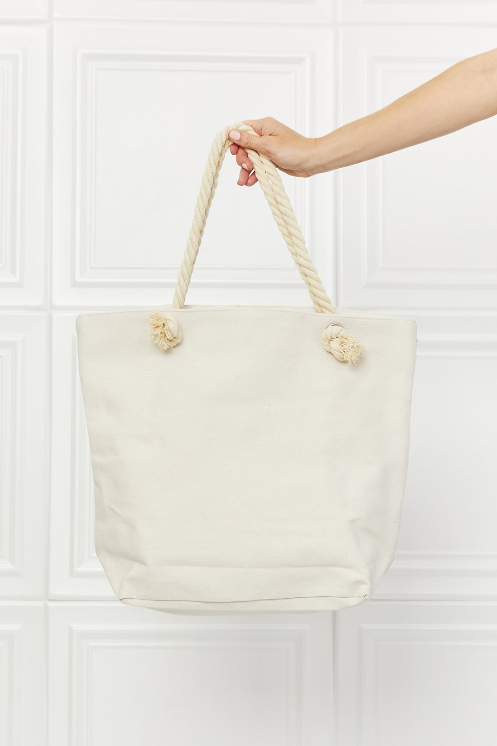 Justin Taylor Picnic Date Tassel Tote Bag - Stylish Woven Straw Beach Bag for Women, Perfect for Summer Outings, Brunch Dates & Vacation Essentials