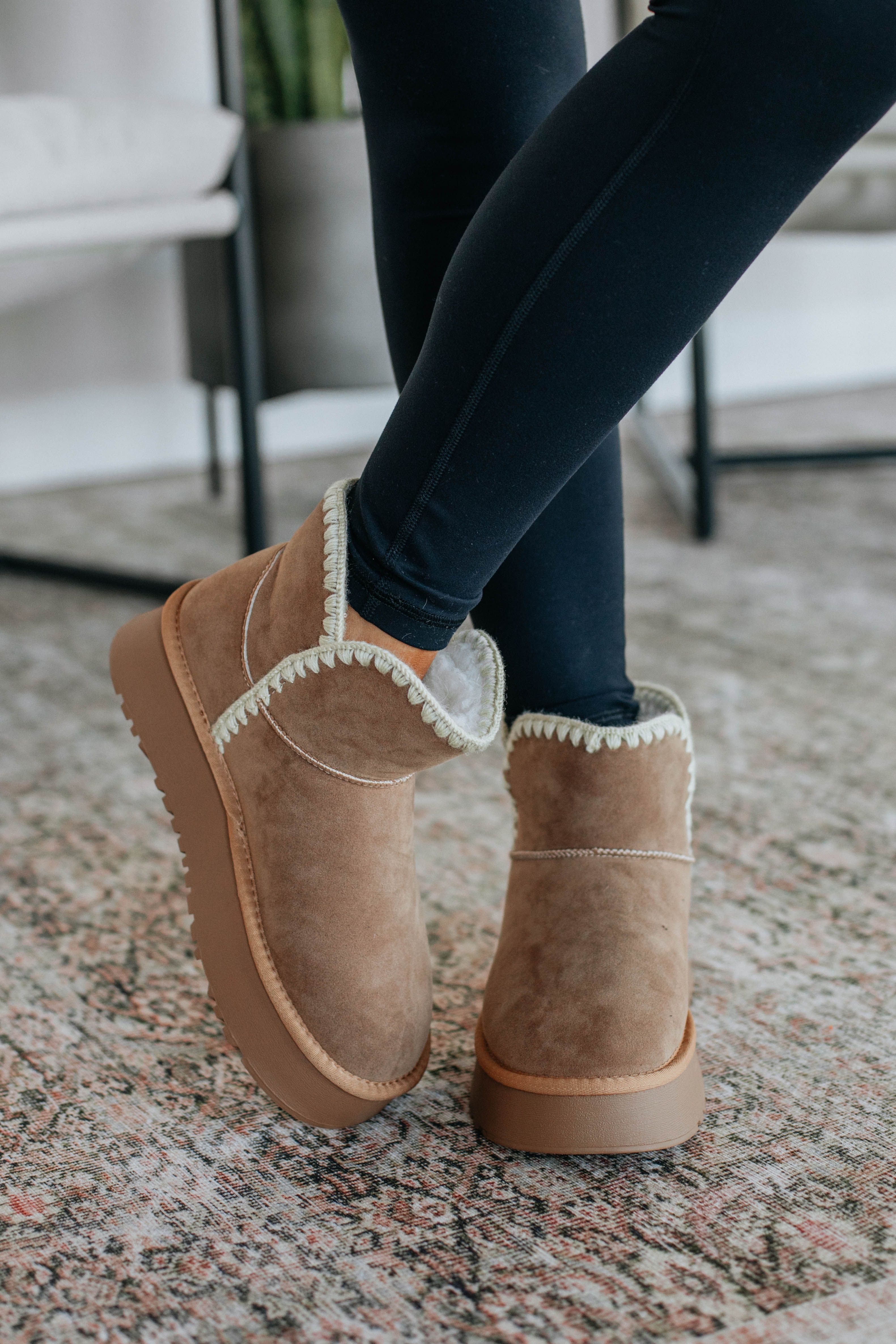 Comfortable & Stylish Camel Winter Boots for Women - Warm Fuzzy Lined Snow Boots for Cold Weather, Outdoor Walking & Casual Wear