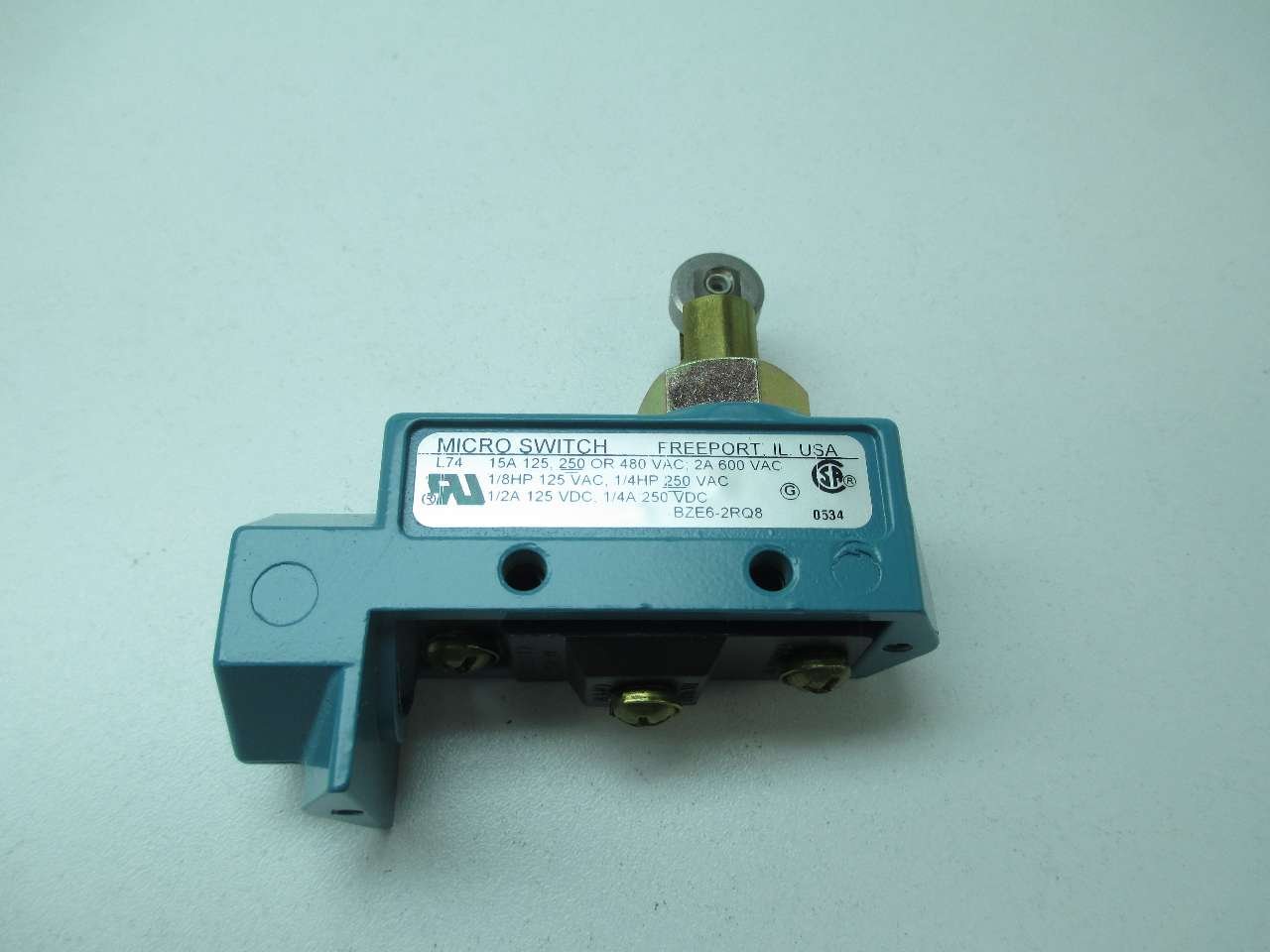 Honeywell S&C BZE6-2RQ8 Limit Switch with Top Roller Plunger - SPDT Electrical Switch for Industrial Automation & Machinery Control