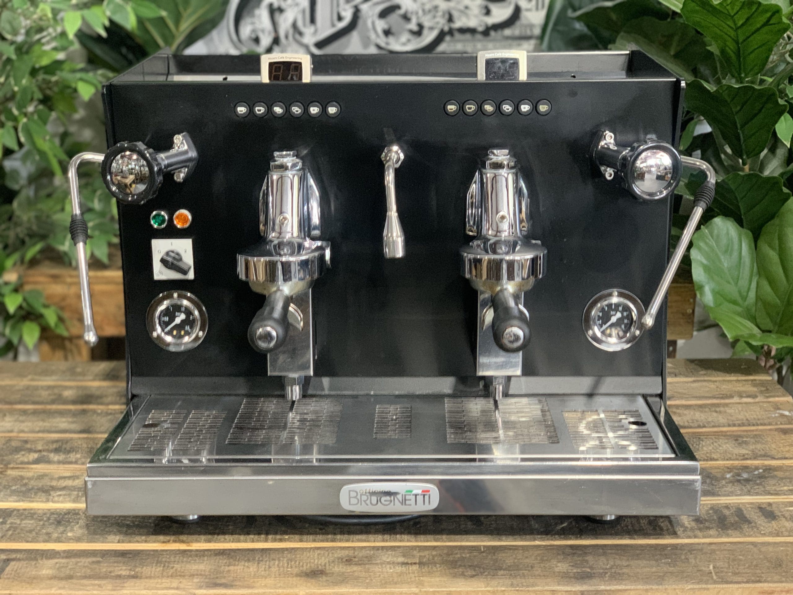 Brugnetti Giulia Manufactum 2 Group Black Commercial Espresso Machine for Coffee Shops & Restaurants | Professional Barista Equipment