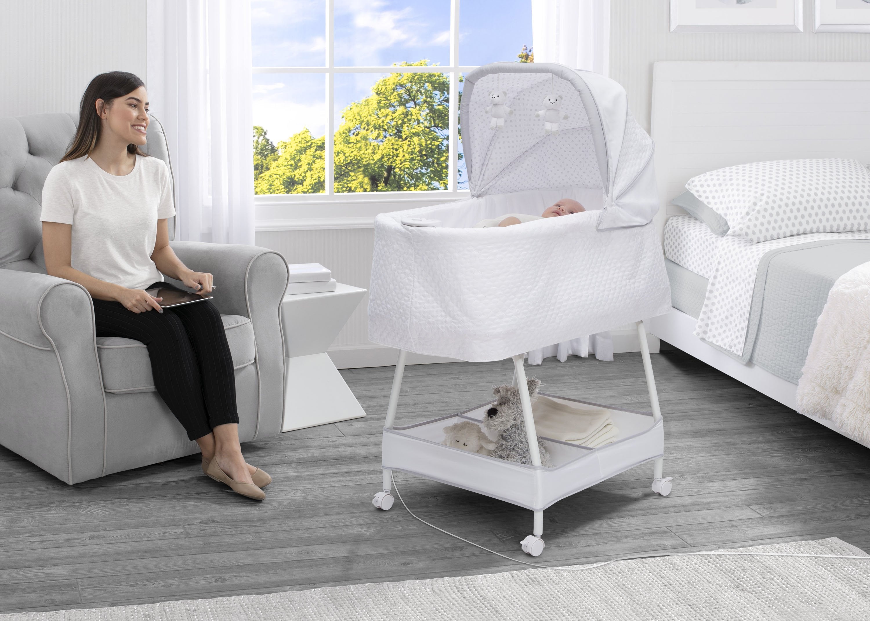 Silent Auto Gliding Elite Bassinet for Newborns - Ultra Quiet Baby Crib with Smooth Motion Technology | Perfect for Nursery, Bedroom & Travel