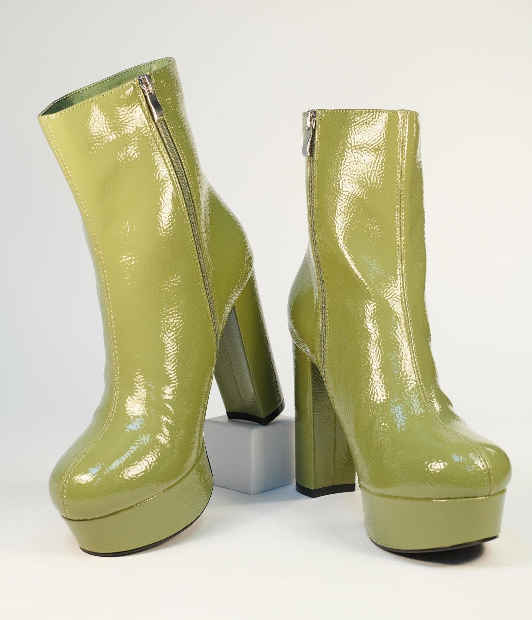 Vintage Avocado Green Platform Heel Ankle Boots for Women - Retro 70s Style Chunky Heel Shoes - Perfect for Boho Outfits, Music Festivals & Vintage Fashion Lovers