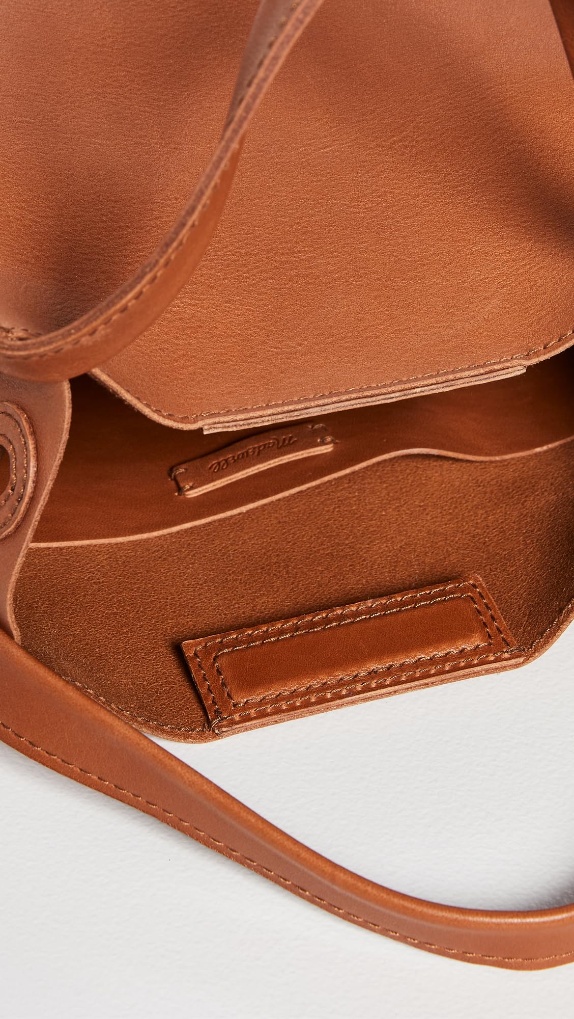 Madewell Women's The Sydney Crossbody Bag - Stylish Leather Purse for Everyday Use, Work & Travel | Compact & Lightweight Shoulder Bag