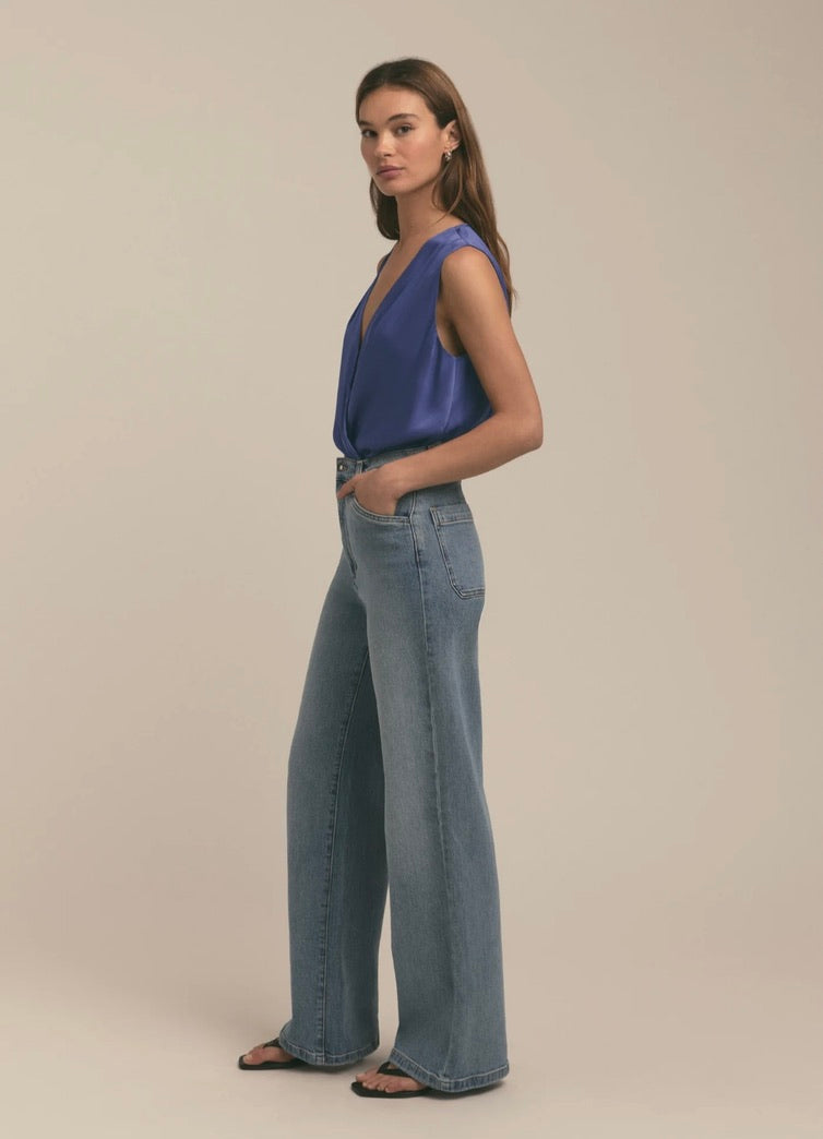 Elegant Sleeveless Blouse for Women - Perfect Date Night Outfit | Flattering Fit & Breathable Fabric for Summer Evenings & Romantic Dinners