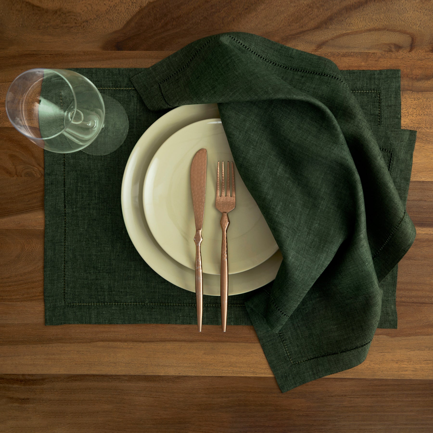Premium Milan Placemats Set of 4 - Waterproof & Heat-Resistant Table Mats for Dining, Kitchen, and Party Decor - Elegant Home Tableware Accessories