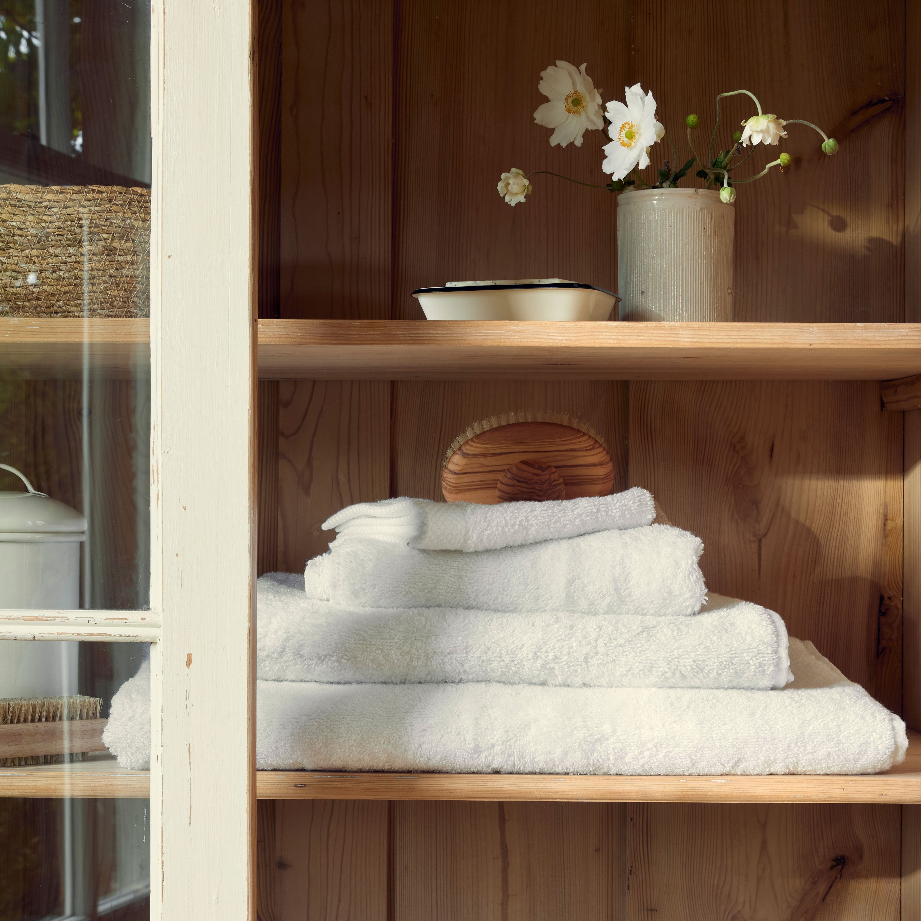 Premium White Organic Cotton Towels - Soft, Absorbent & Eco-Friendly Bath & Beach Towels for Spa, Gym, Travel & Home Use