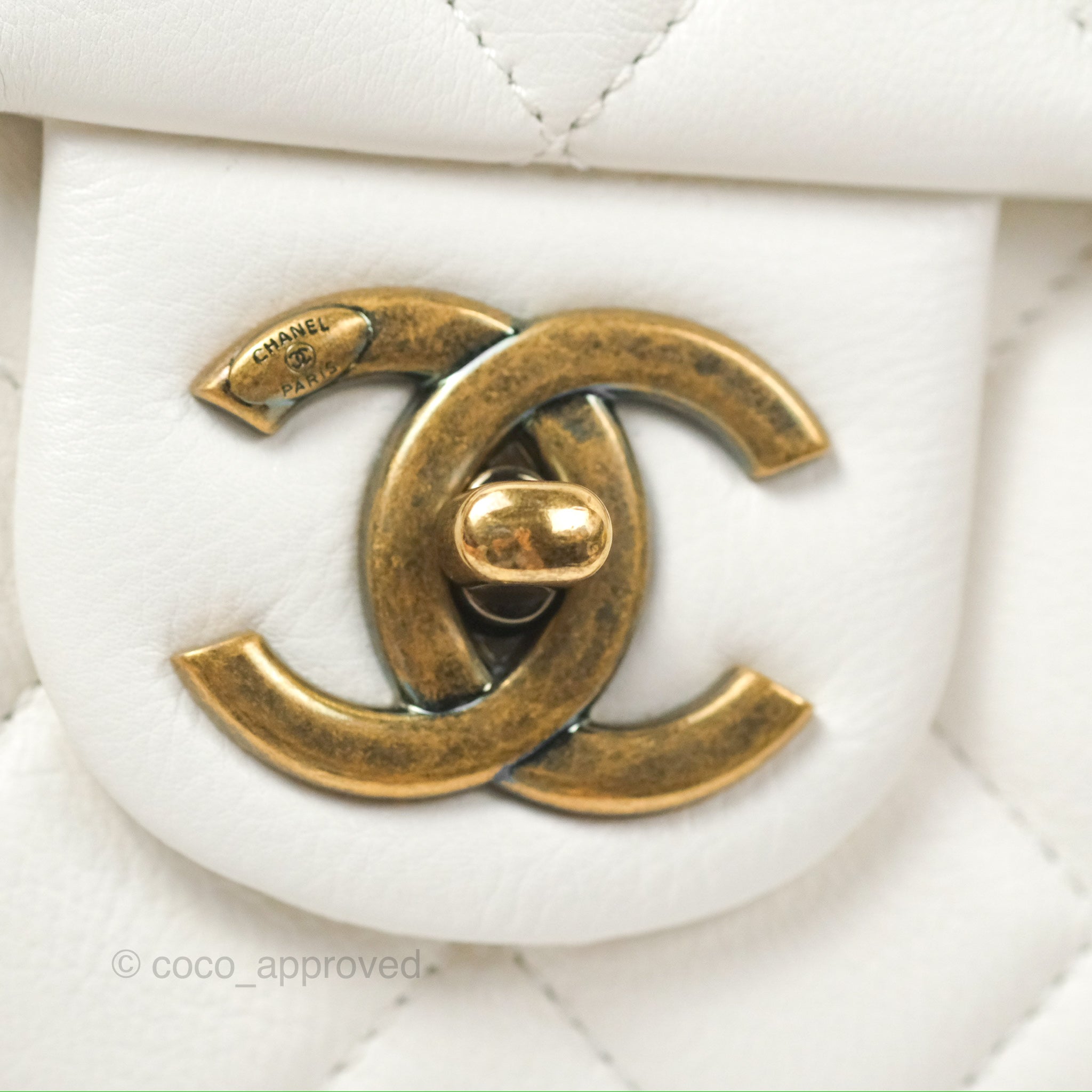 Chanel CC Crown Flap Bag in White Calfskin with Antique Gold Hardware - Luxury Crossbody Purse for Women, Perfect for Evening Events & Date Nights